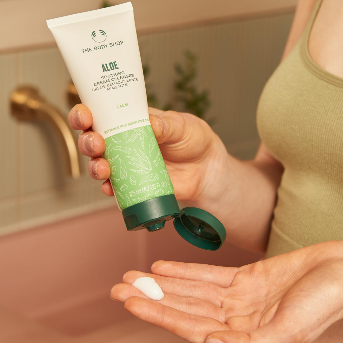 The Body Shop Aloe Vera Cream Cleanser, For Sensitive Skin, Vegan, 125ml