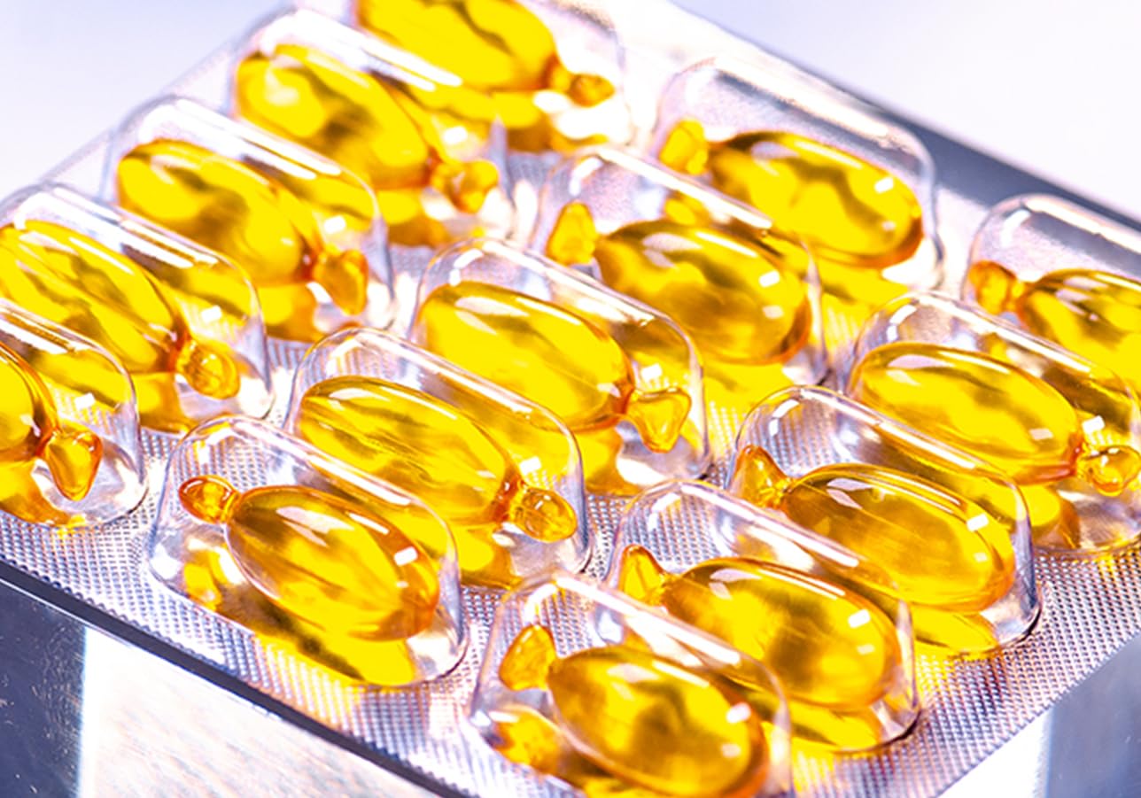 STRONGFORCE Salon Vegan Hair Oil Strengthening & Split End Repair. All Hair Types. Hair serum with Argan Oil, Baobab Oil, Avocado, Moringa, Niacinamide, Biotin & Hair Vitamins. Instant Hair Detangler