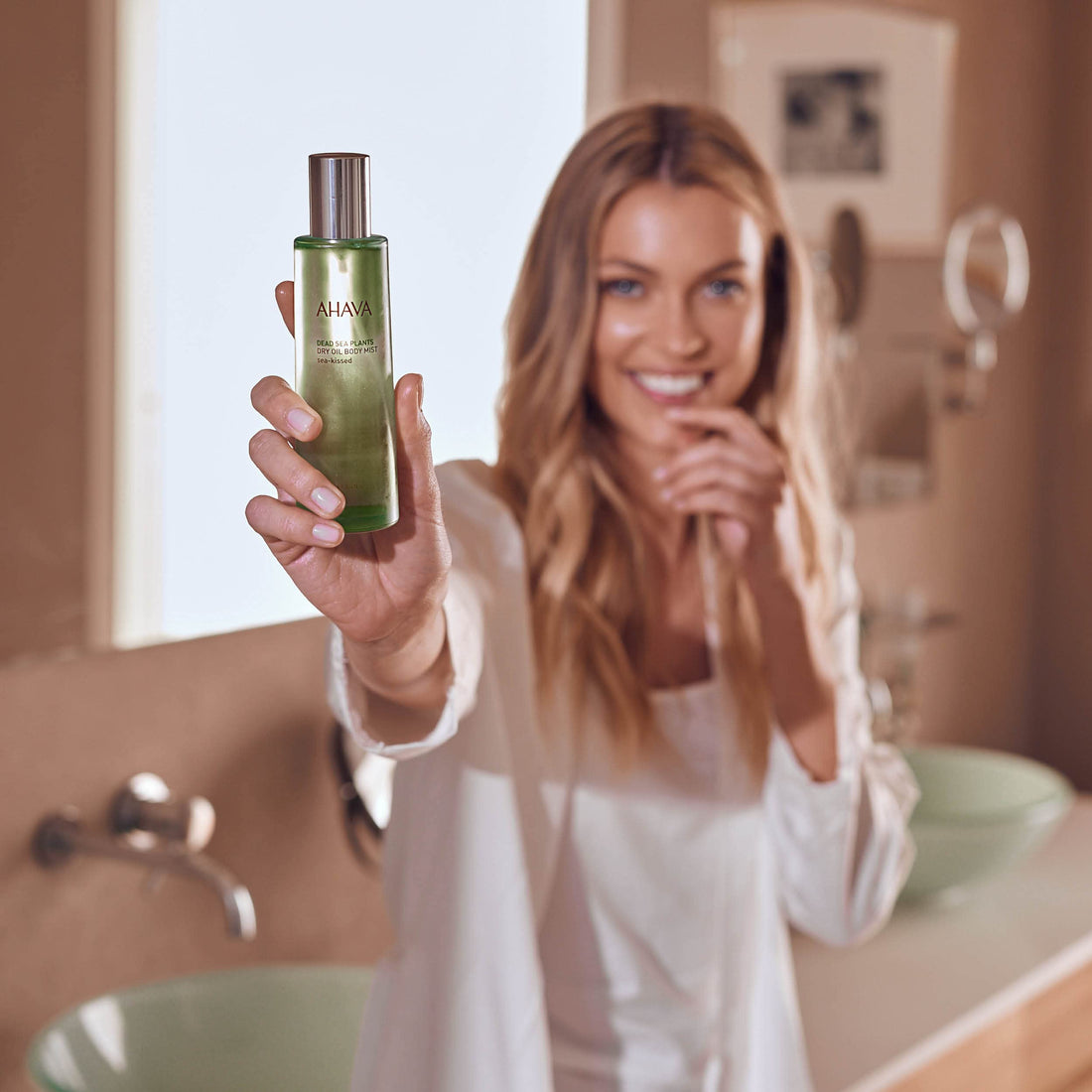 AHAVA Dead Sea Plants Dry Oil Body Mist, Sea-Kissed - Nourishes, Softens & Glows Skin, Gives Radiance & Strengthens Skin's Barrier, Enriched with Osmoter blend, Jojoba Seed Oil & Vitamin E, 3.4 Fl.Oz
