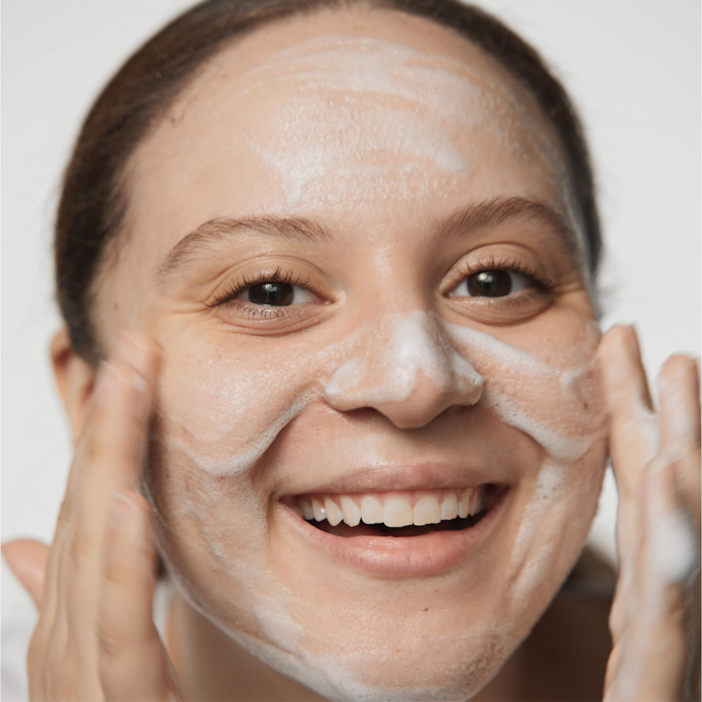 Clinique Acne Solutions Daily Foam Cleanser With 1.5% Salicylic Acid For Very Dry to Oily Skin Types | Prevents Acne + Unclogs Pores, 4.2 Fl Oz