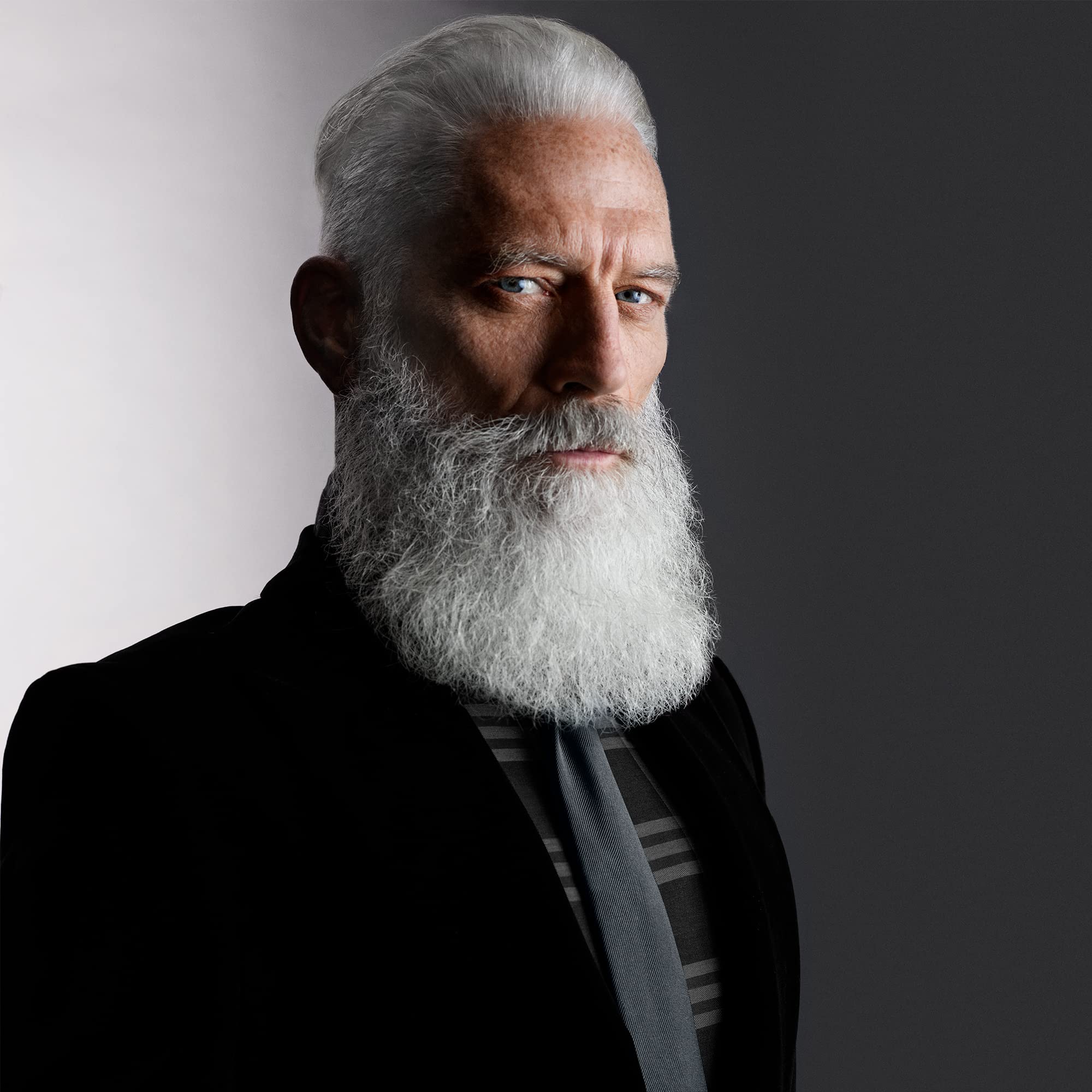 American Crew Men's Shampoo, Daily Silver, Removes Brassy Tones, Naturally Derived, Vegan Formula, 8.4 Fl Oz