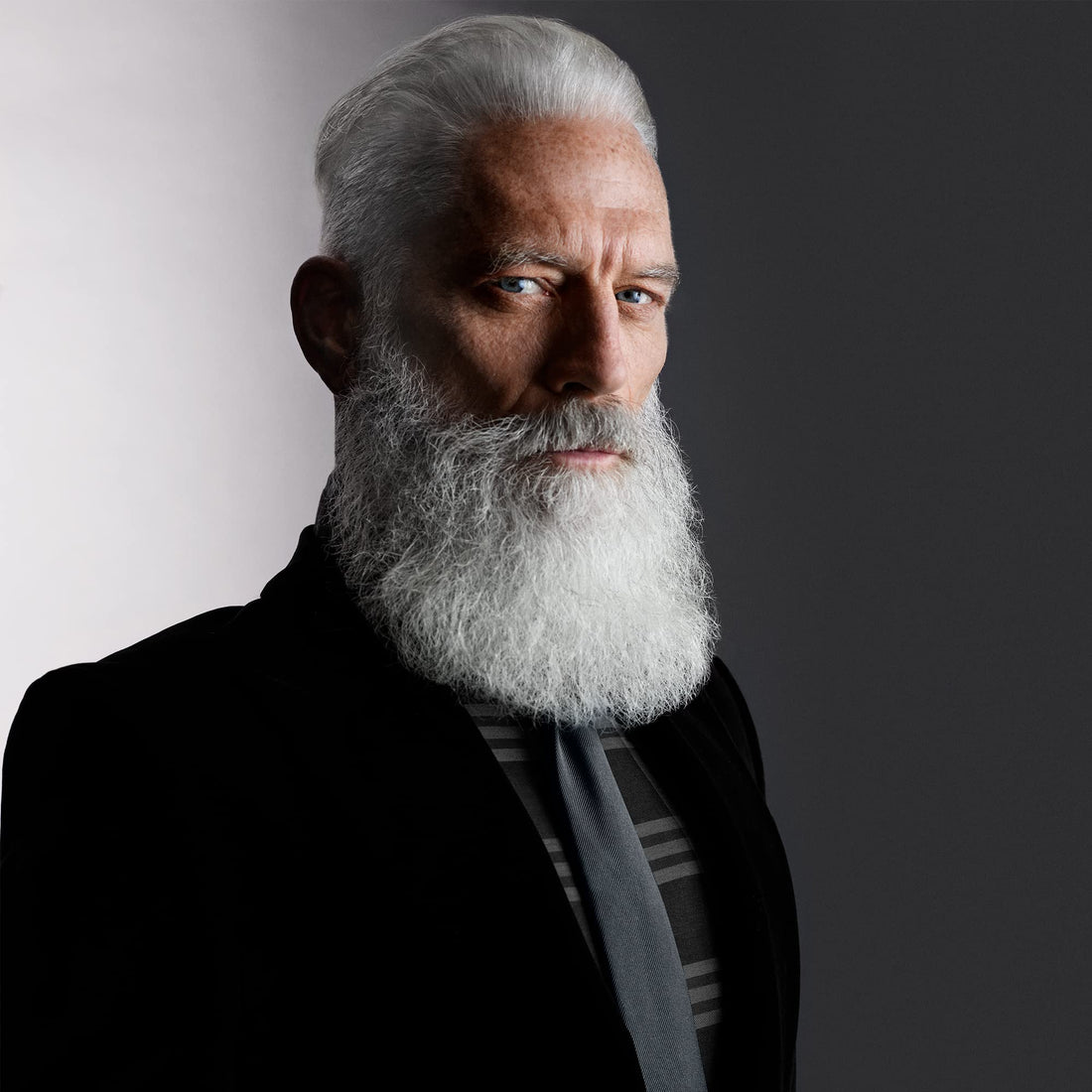 American Crew Men's Shampoo, Daily Silver, Removes Brassy Tones, Naturally Derived, Vegan Formula, 8.4 Fl Oz