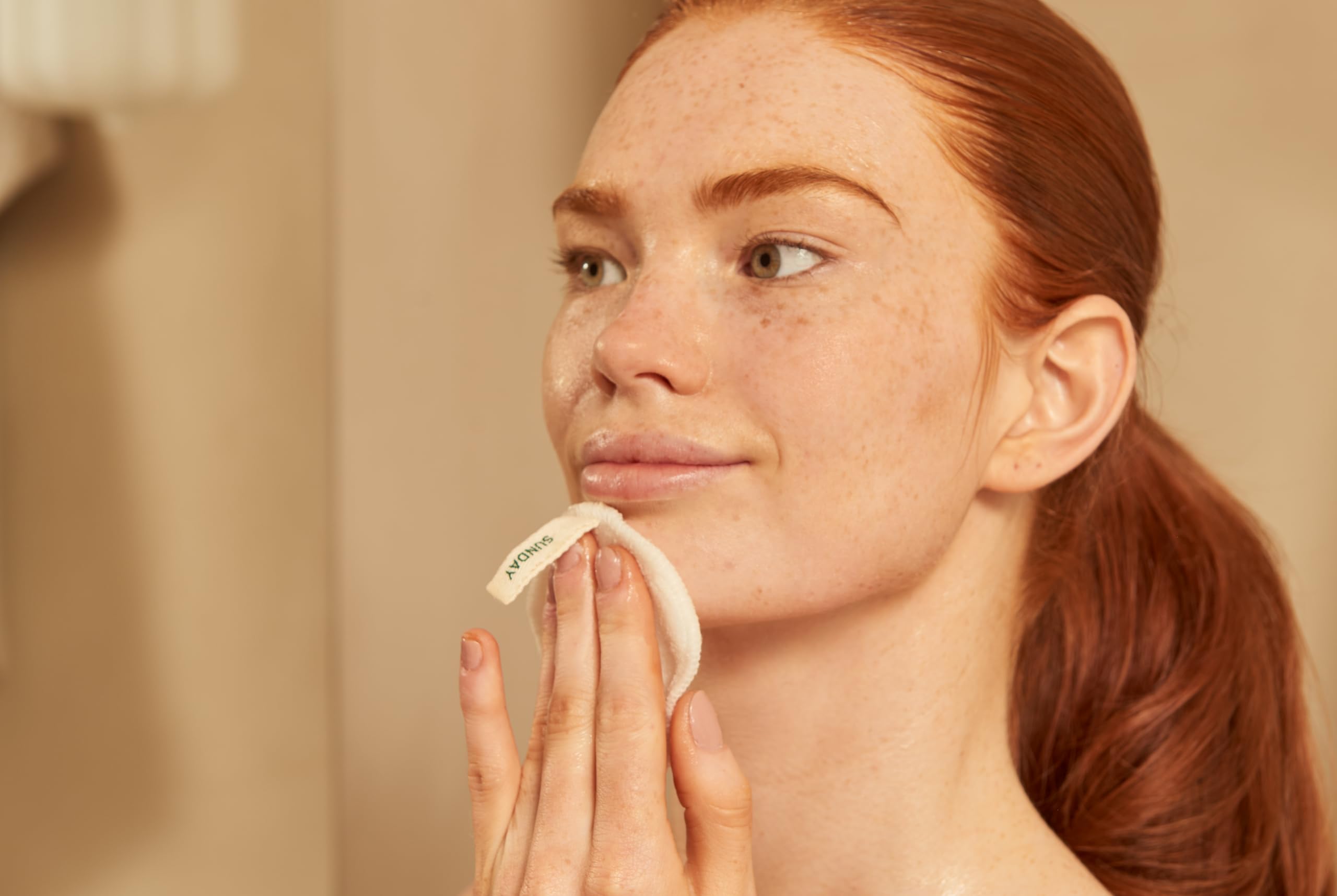 The Body Shop Aloe Vera Cream Cleanser, For Sensitive Skin, Vegan, 125ml