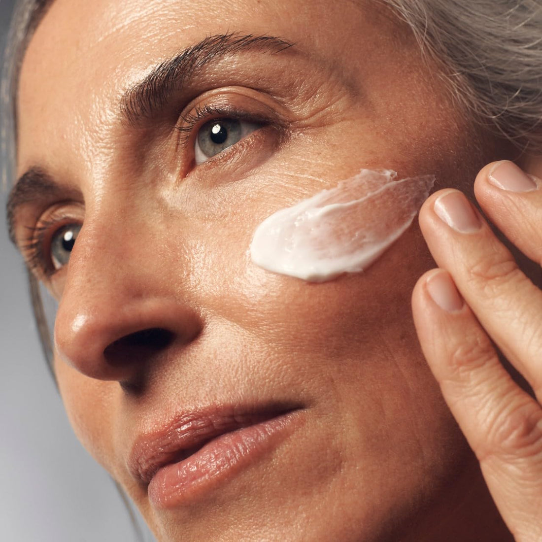 philosophy anti-wrinkle miracle worker line-correcting overnight cream face moisturizer - with vitamin C & hyaluronic acid - counteracts stress-induced damage for smoother skin - 2 fl oz