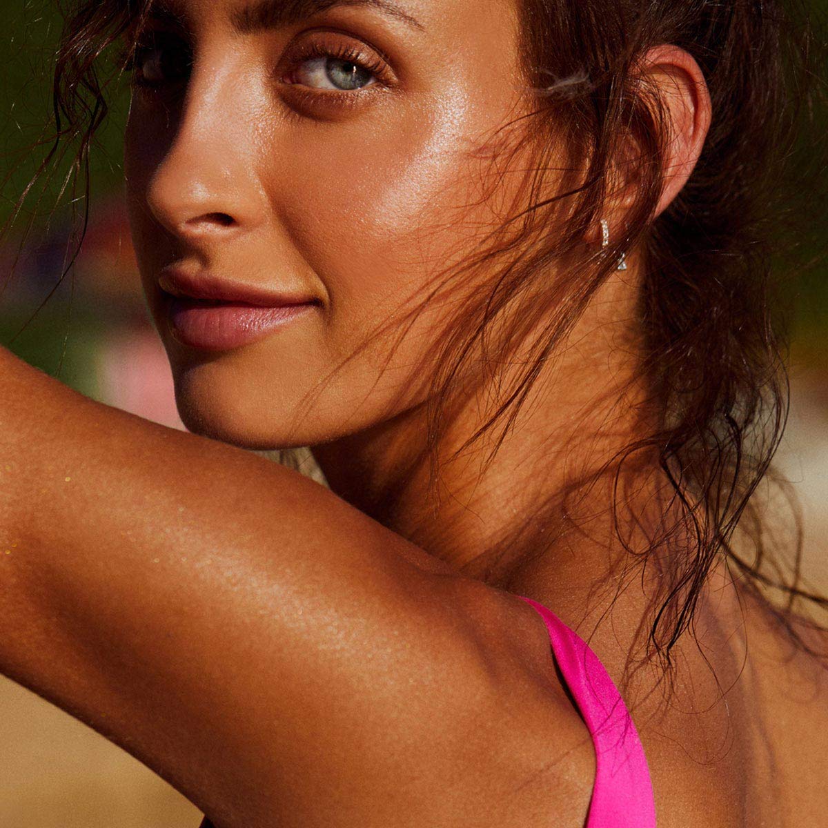 ModelCo - Luminosity Shimmer Whip - Multi-purpose - Skin Highlighter - Instant Radiance - Minimise Imperfections - Lightweight - Non Greasy Formula - 25 ml / 0.87 oz