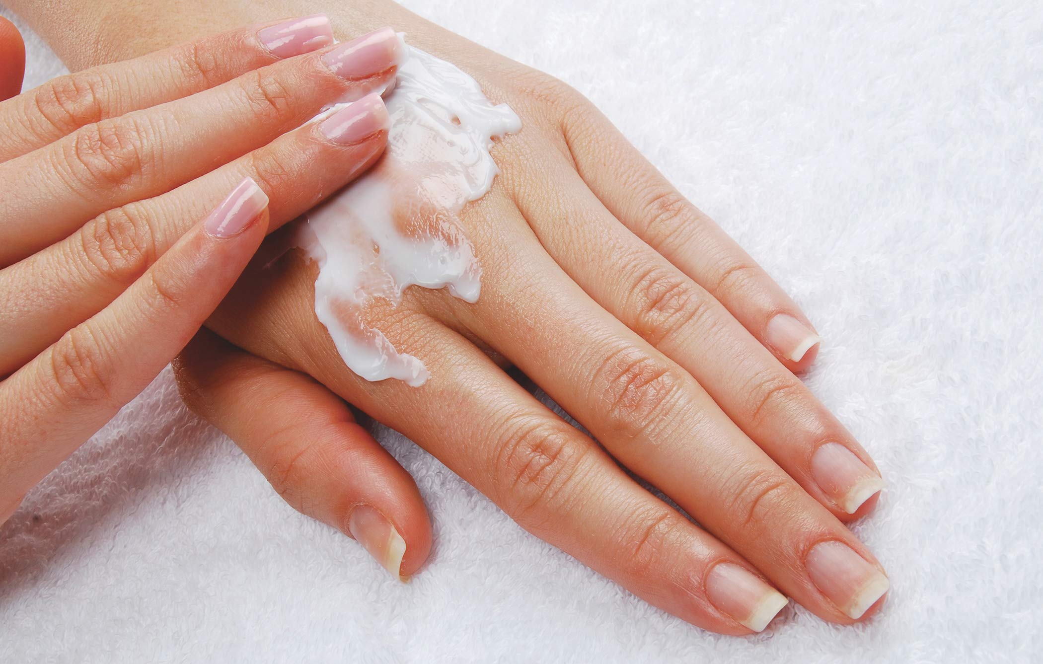 Cuccio Naturale Butter Blends -Ultra-Moisturizing, Renewing, Smoothing Scented Body Cream - Deep Hydration For Dry Skin Repair - Made With Natural Ingredients - Pomegranate & Fig - 4 Oz