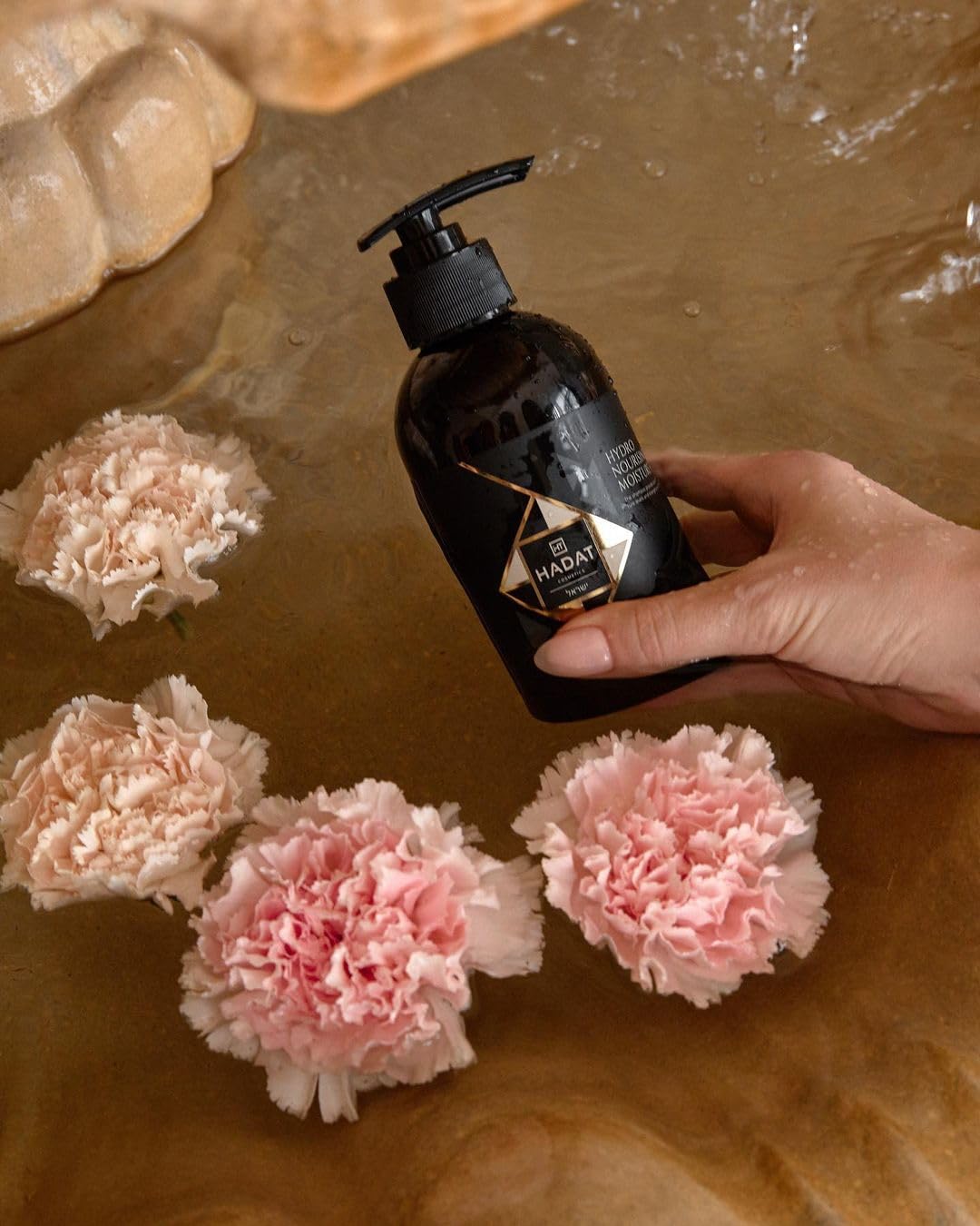 HADAT HYDRO NOURISHING MOISTURE SHAMPOO 8.45 Fl. Oz. (250 ml) Natural nourishment, hydration and strength. Give your hair the natural care it deserves, White