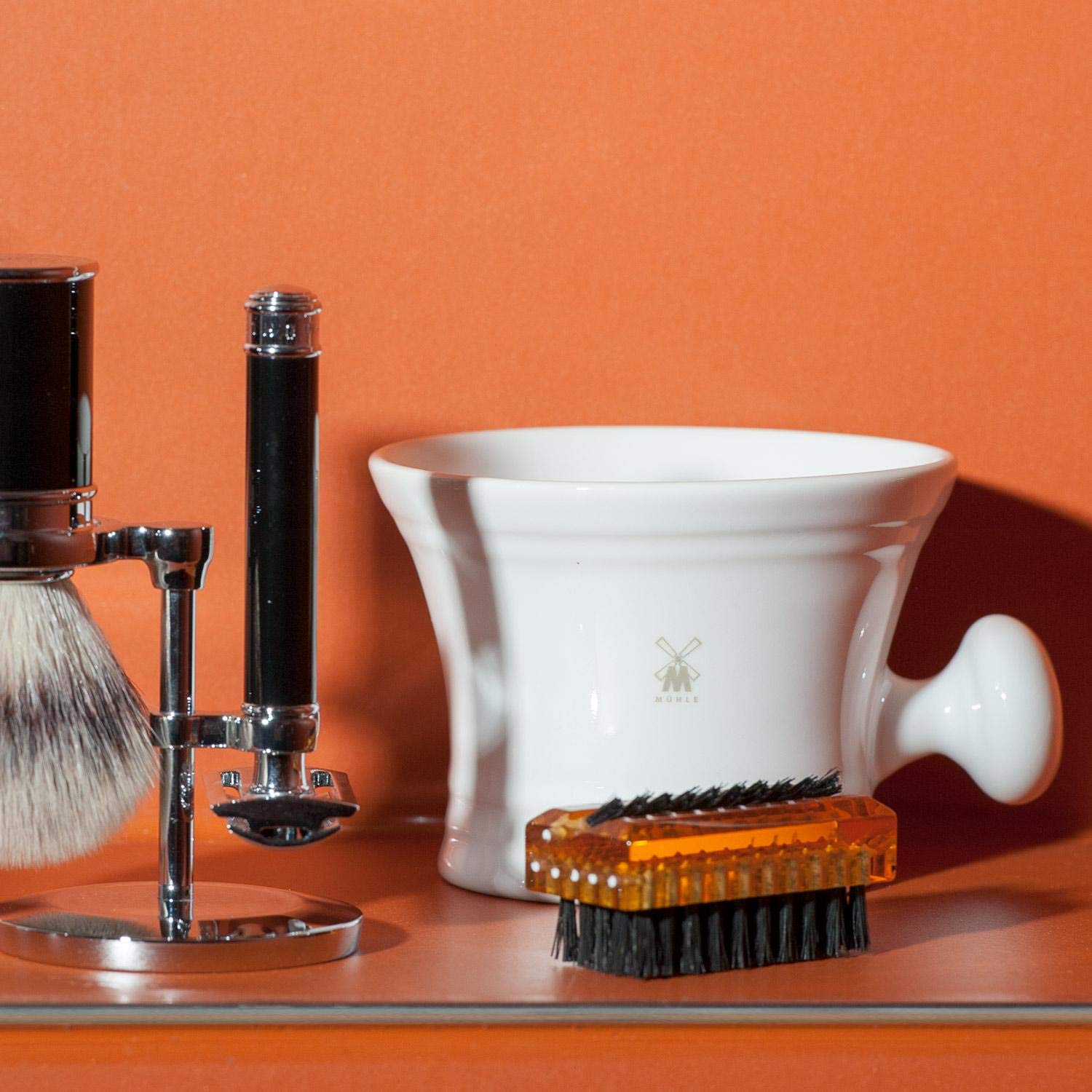 MÜHLE White Porcelain Platinum Rim Shaving Mug – Shave Dish Accessory for Soaps and Creams, Modern White Design| for Warm, Rich & Creamy Lather