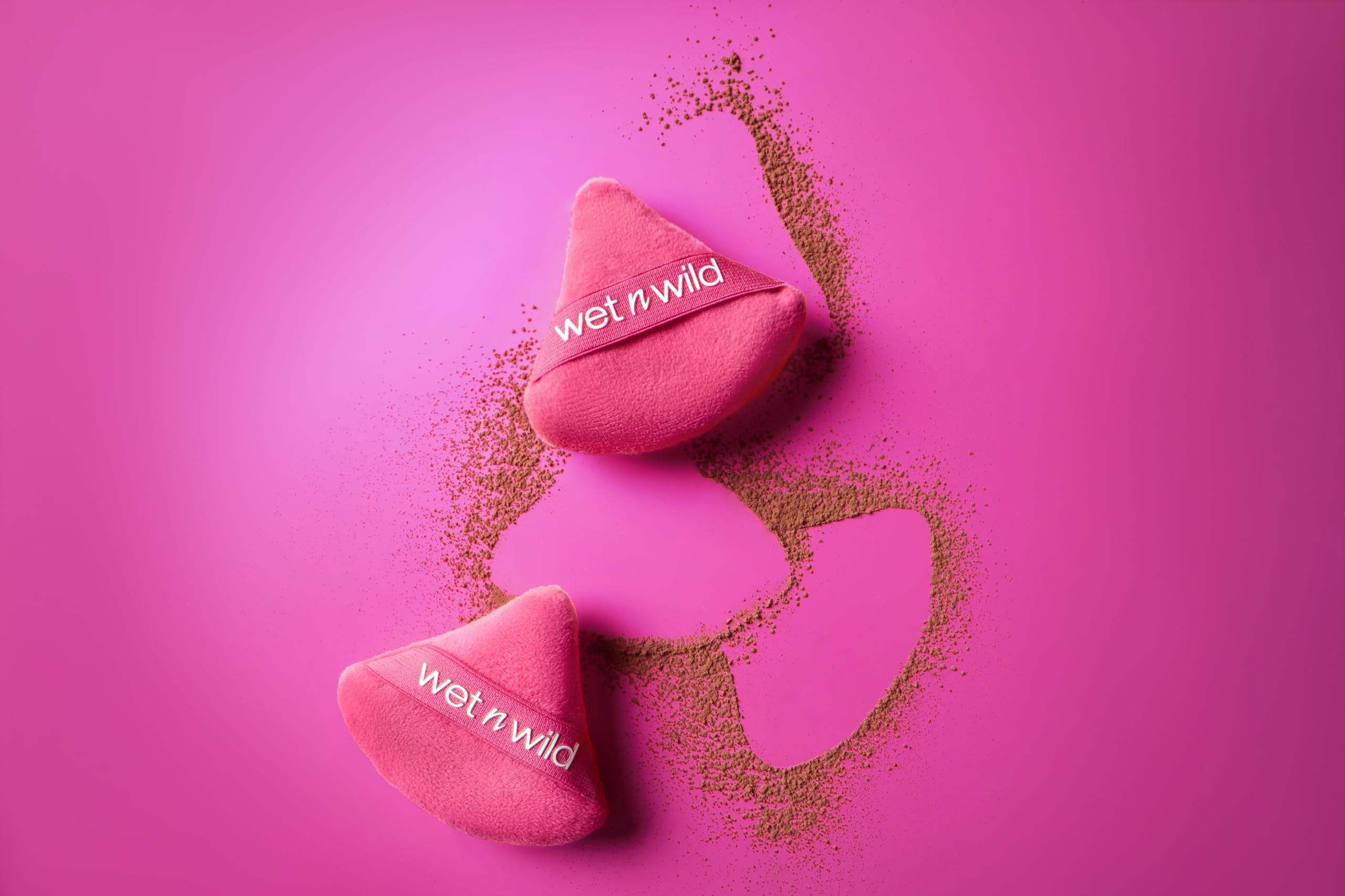 wet n wild Powder Puff, Ultra-Soft Velvet Triangle Puff for Loose & Pressed Powder, Precision Application Around Eyes & Nose, Reusable & Washable with Elastic Finger Band, Cruelty-Free - Pink