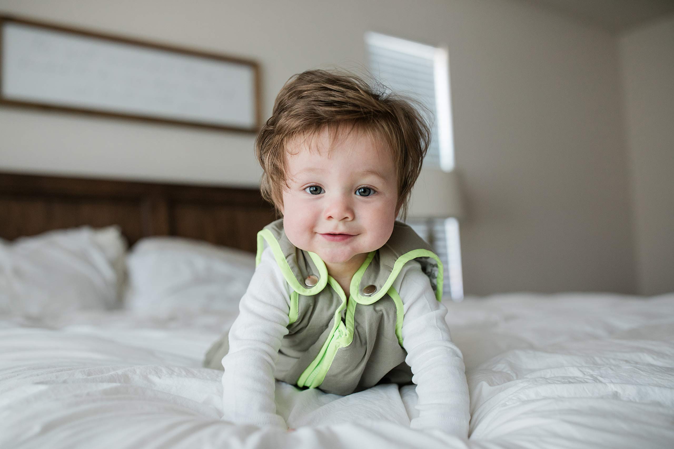 Baby Deedee Sleep Nest Sleeping Sack, Warm Baby Sleeping Bag fits Newborns and Infants,Medium (6-18 Months)