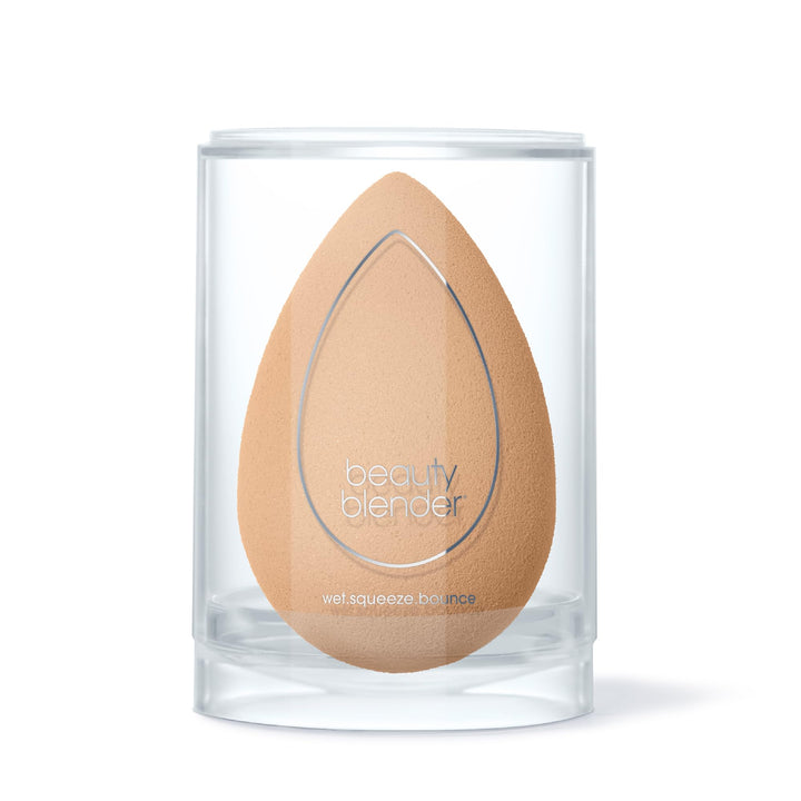 The BEAUTYBLENDER Pro Black Blender Makeup Sponge for blending liquid Foundations, Powders and Creams. Flawless, Professional Streak Free Application Blend, Vegan, Cruelty Free and Made in the USA