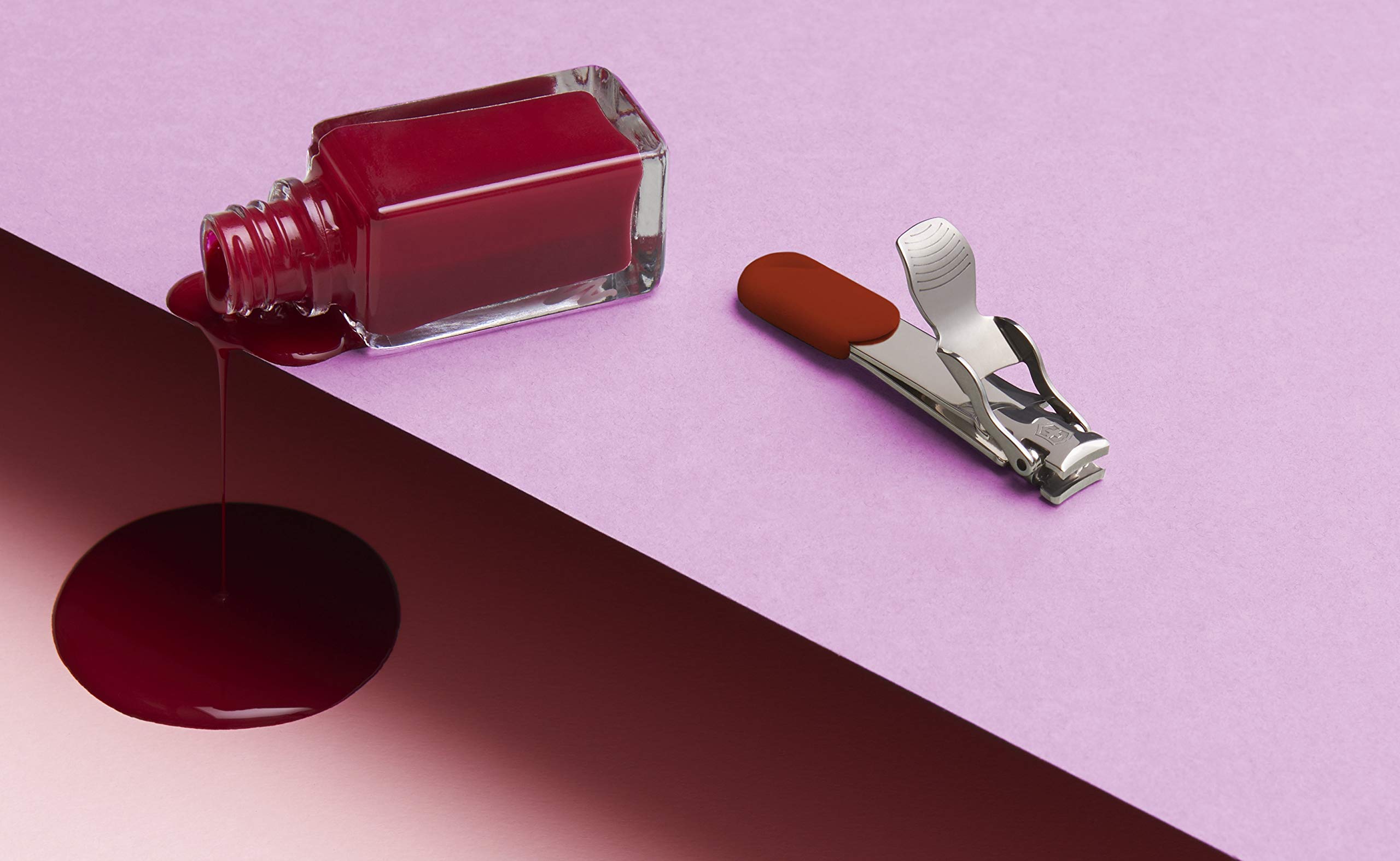 Victorinox Unisex Nail Clipper SS Red Lanyard Hole BlisterNail Clipper SS Red Lanyard Hole Blister, SS, Red, Standard