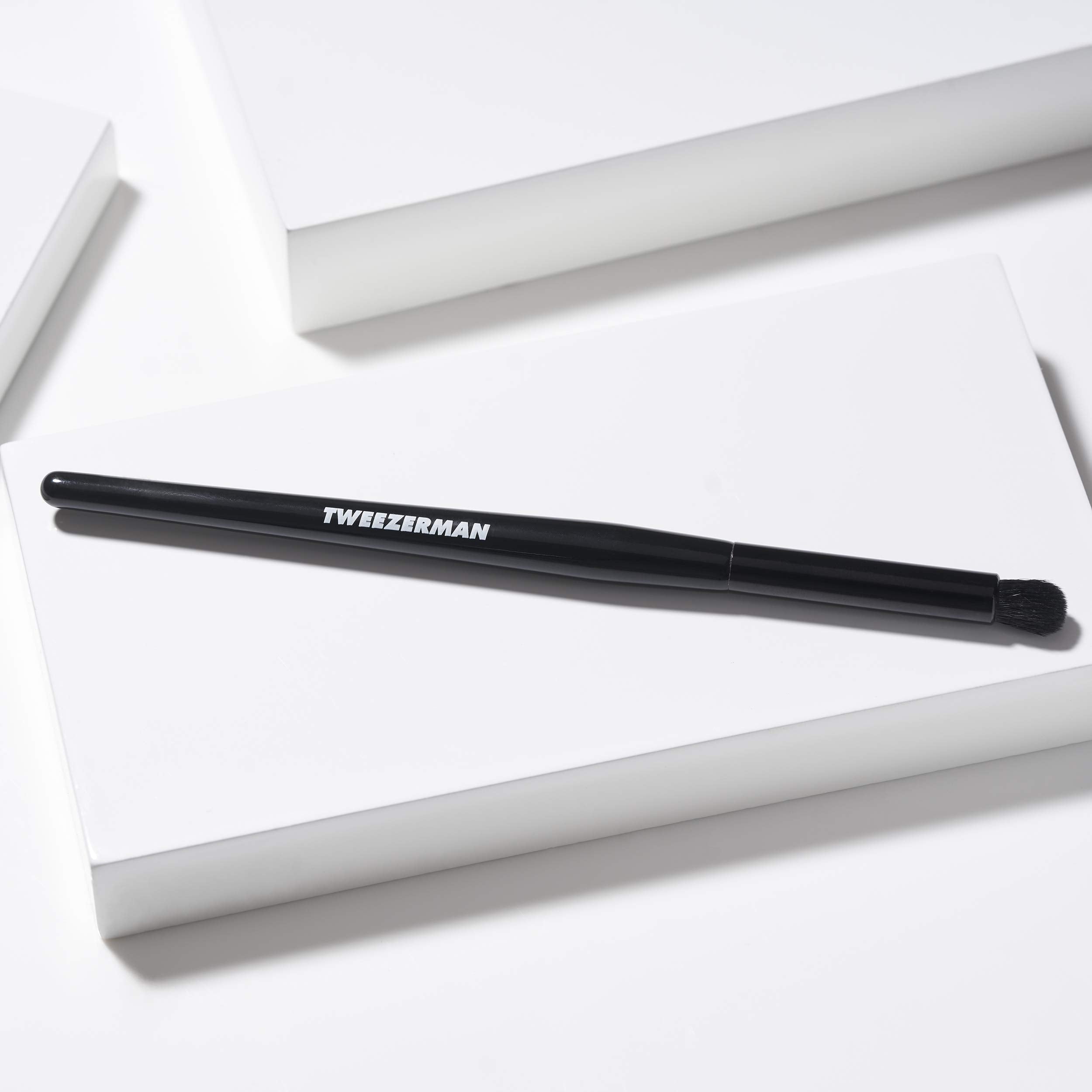 Tweezerman Shaping Round Brow Brush