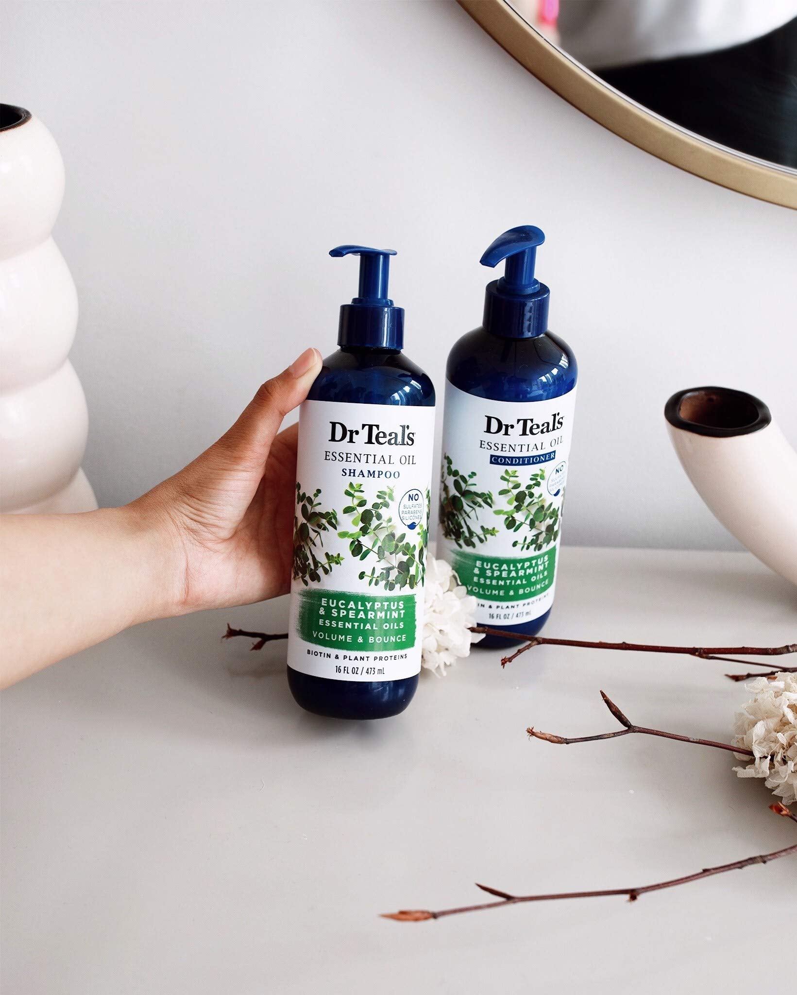 Dr. Teal's Eucalyptus & Spearmint Conditioner (1 Bottle, 16 fl oz) - Volume & Bounce Essential Oils Brings Dull Looking Hair Back to Life - Plant Proteins Strengthen, Hydrate & Keep Hair Healthy