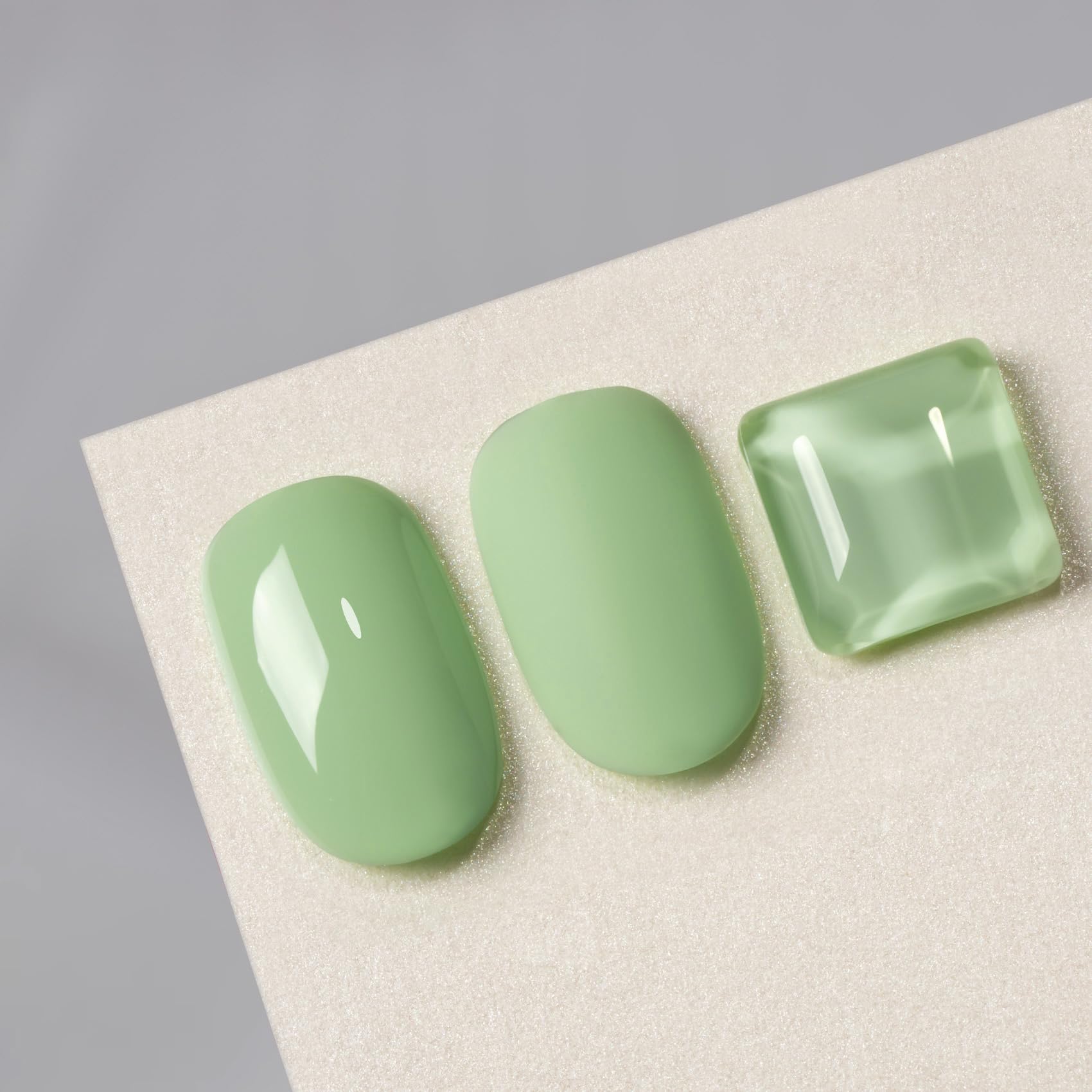 MAYCHAO 15ML Light Green Gel Nail Polish 1Pc Green Gel Polish Soak Off UV LED Nail Lamp Curing Needed for Nail Art Manicure Salon DIY at Home, 0.5 OZ