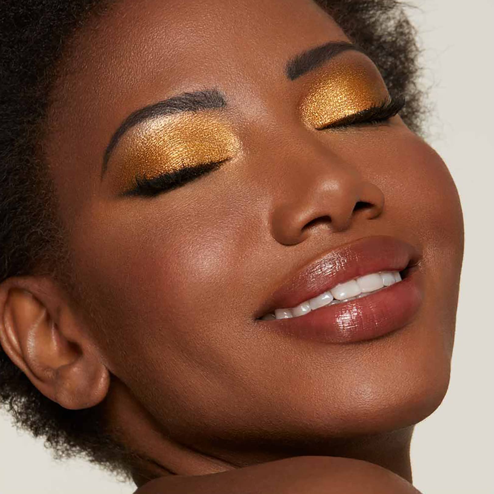 Pupa Milano Eyebrow Design Set - Professional Kit for Perfect Eyebrows - Includes Setting Wax, Compact Powder, Professional Tweezers, Double Applicator and Angled Brush and Comb - 002 Brown - 0.039 Oz