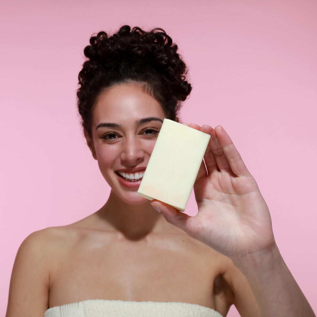 Dr. Natural Pure Castile Soap, Almond, 5 oz - Plant-Based - Made with Shea Butter - Rich in Coconut and Olive Oils - Paraben-Free, Sulfate-Free, Cruelty-Free - Moisturizing Soap