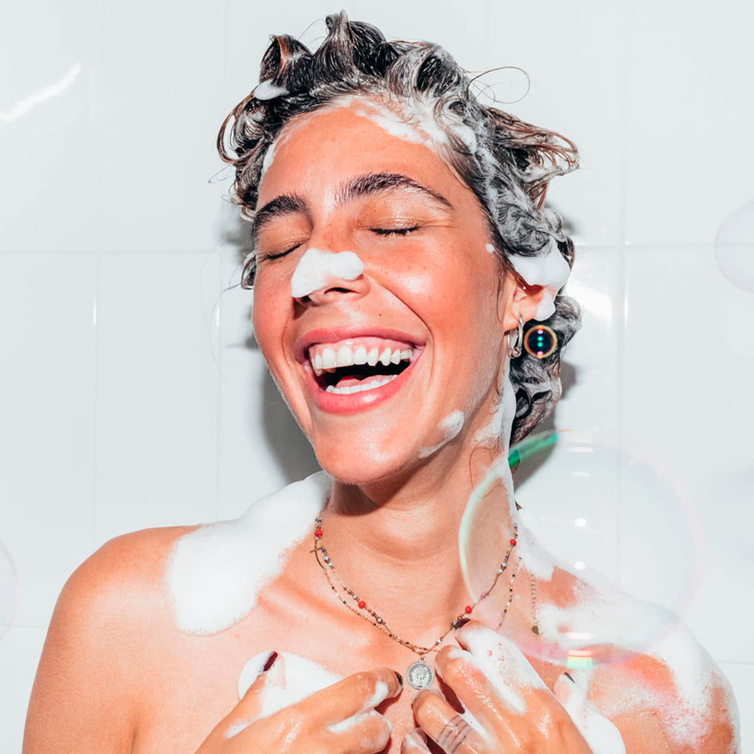 RAW SUGAR Volume Revive Shampoo. Antioxidants + Hyaluronic Acid. Strawberry + White Tea + Nettle. 18 Fl Oz Bottle