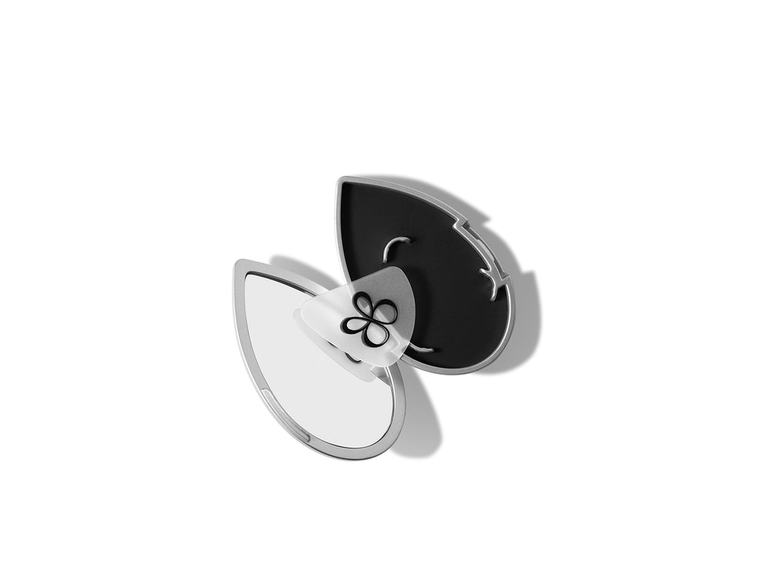 beautyblender liner.designer pro: Eyeliner & Eye Pencil Tool with Magnifying Mirror & Suction Cup