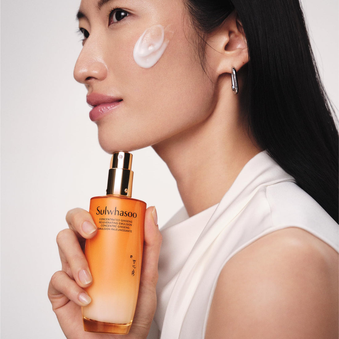 Sulwhasoo Concentrated Ginseng Rejuvenating Emulsion- Korean Ginseng & Peptide Face Lotion with Shea Butter to Help Smooth, Hydrate & Visibly Improve Wrinkes, 4.22 fl. oz. (Packaging May Vary)