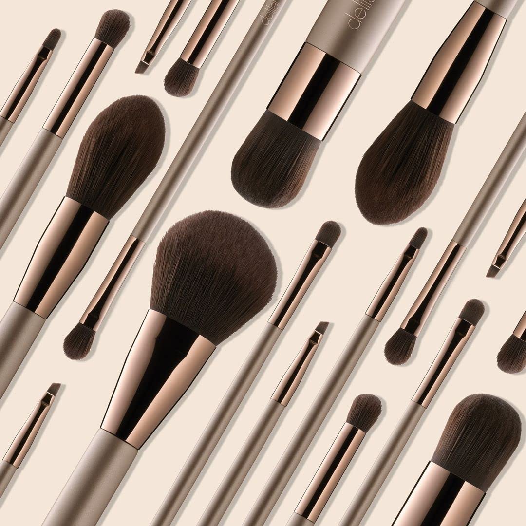 Eye Definer Brush - BR06 by Delilah for Women - 1 Pc Brush