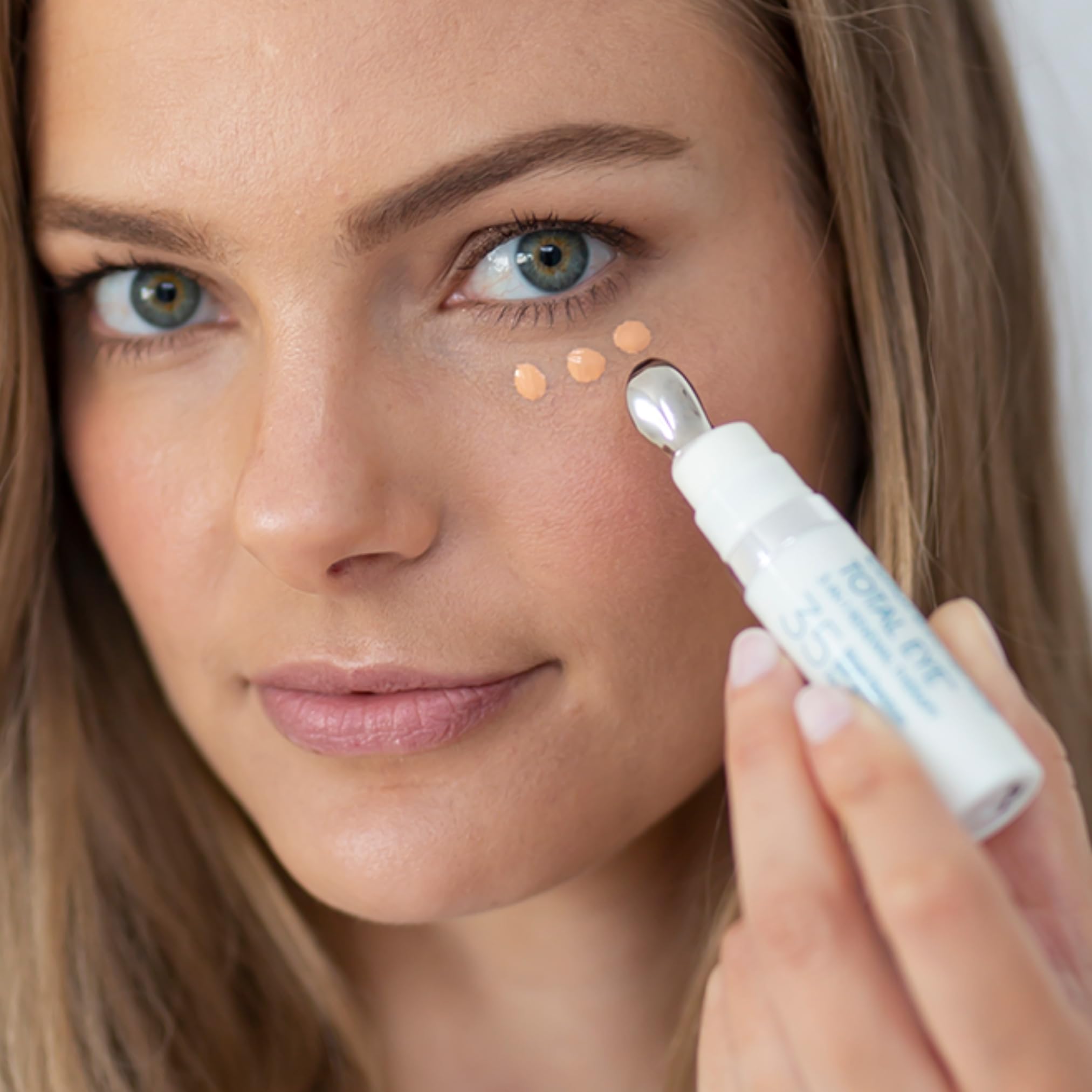 Colorescience Total Eye 3-in-1 Anti-Aging Renewal Therapy for Wrinkles & Dark Circles, SPF 35