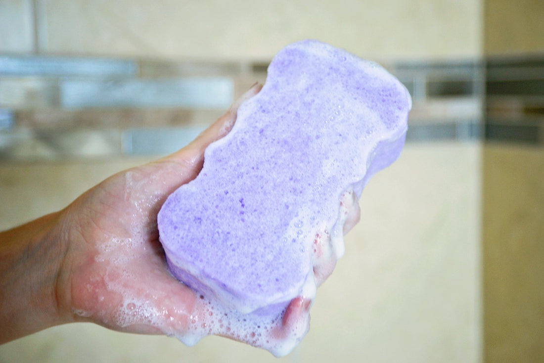 Spongeables Skinutrients Moisturizing Body Wash in a Sponge, AÃƒ§ai Berry, With Bonus Travel Bag, Paraben and Cruelty-Free, Purple, 20+ Washes, Pack of 3