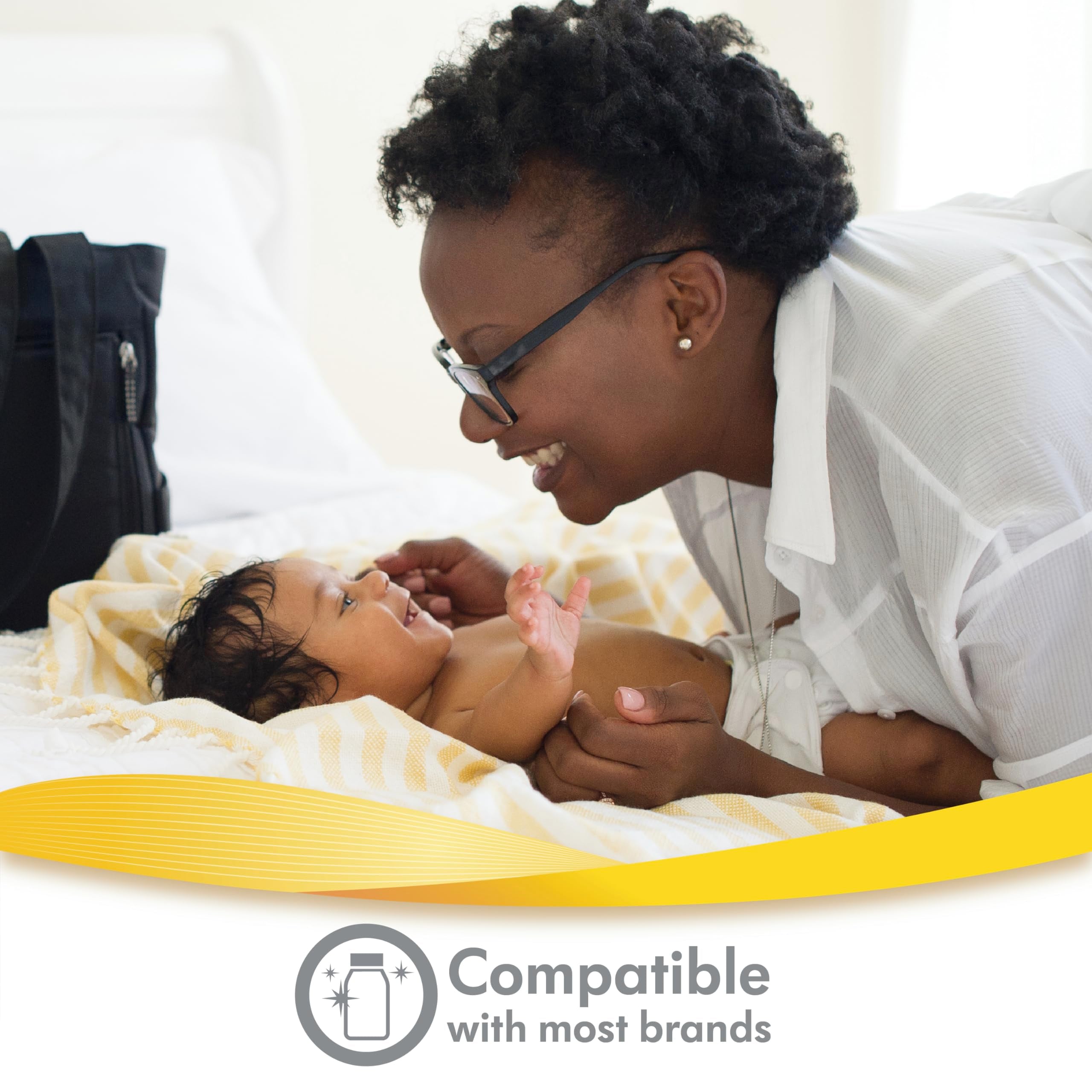 Medela Quick Clean Micro-Steam Bags for Bottles and Breast Pump Parts | 12 CT