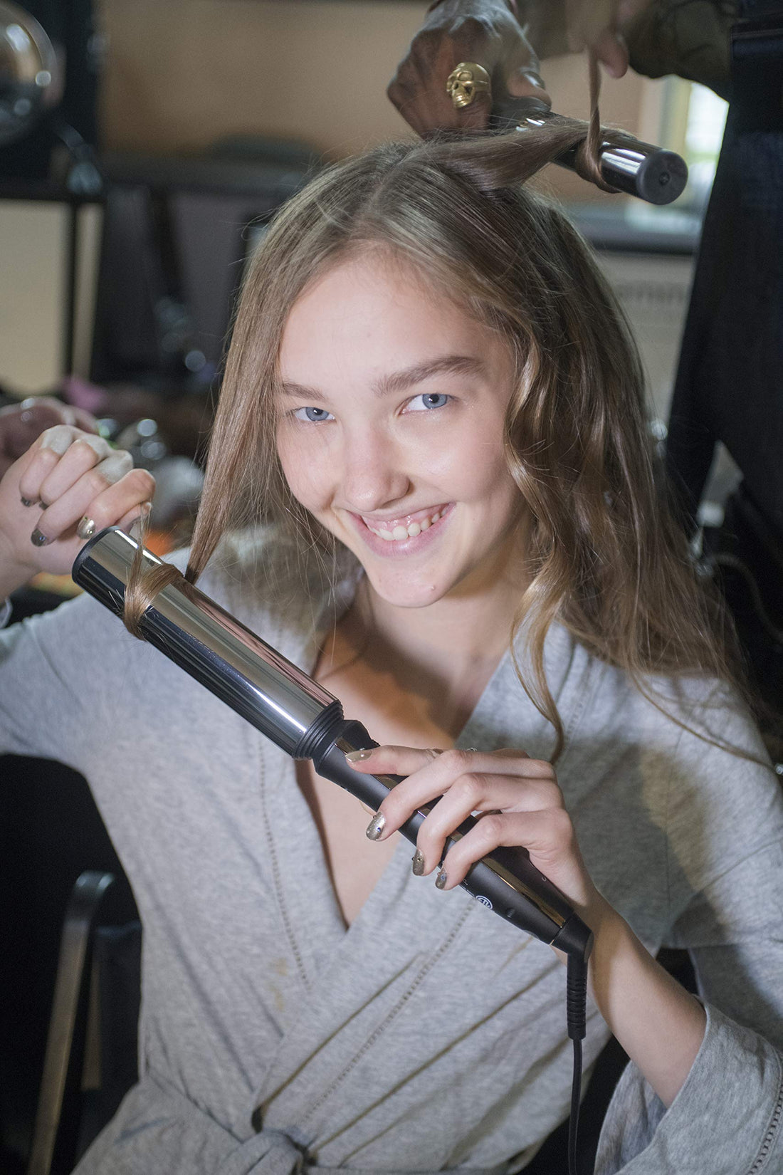 Sultra Titanium Ionic Clipless Curling Wand, 1.5 Inch