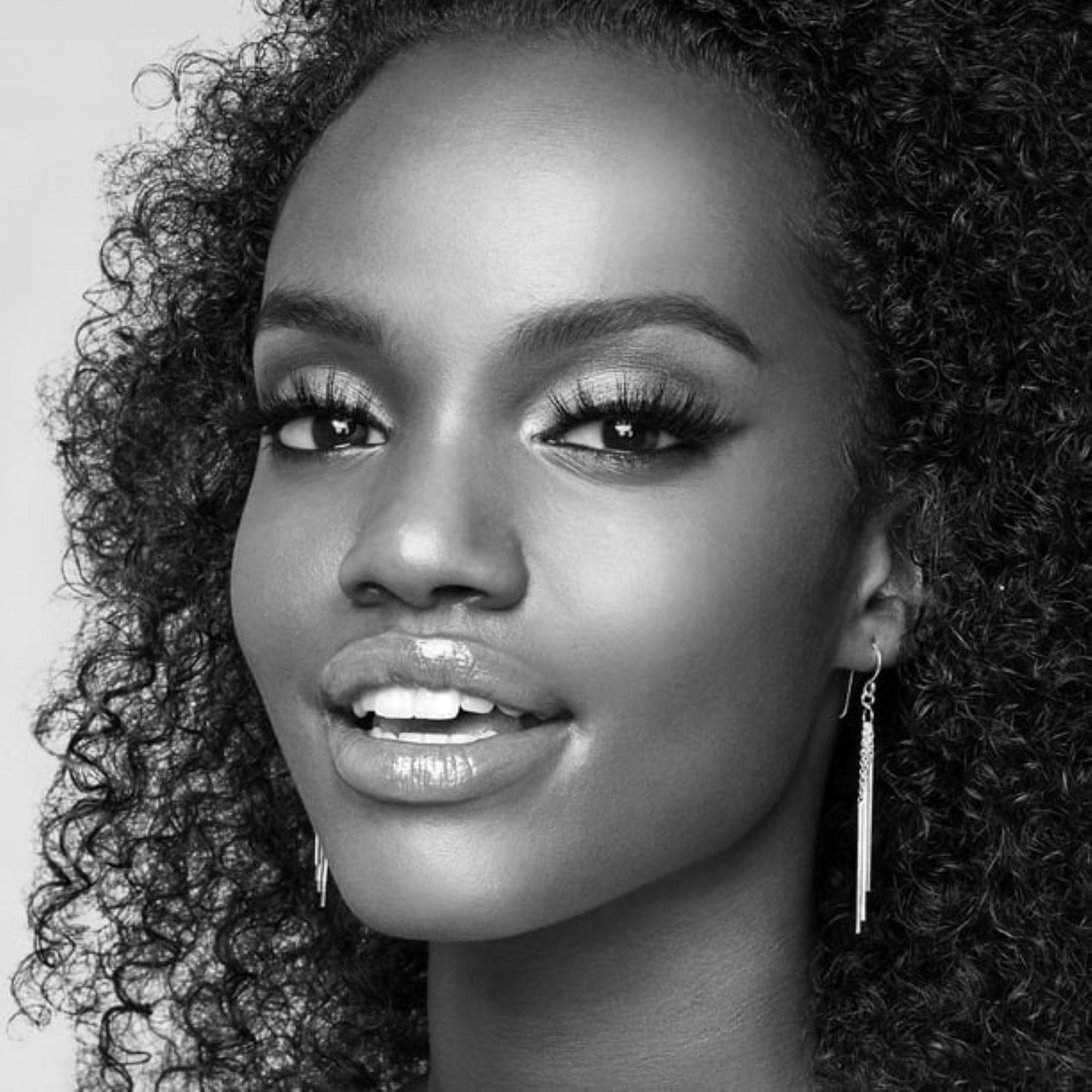 KISS Lash Couture Matte Black Faux Mink Collection, False Eyelashes 1-Pack, Soft Real Mink Texture & Matte Finish, High Impact Color, 3D Volume, Knot-Free Lash Band, Reusable, Matte Sheer, 1 Pair