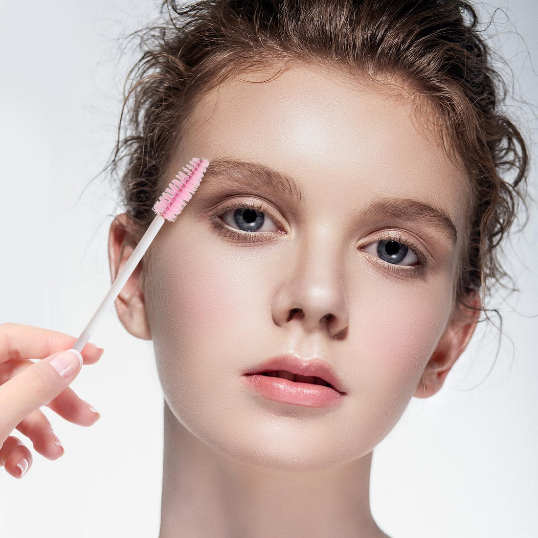 300 Pcs Set Mascara Wands Disposable Eye Lash Brushes for Eyelash Extensions Makeup Applicator Tool Bulk, White/Pink