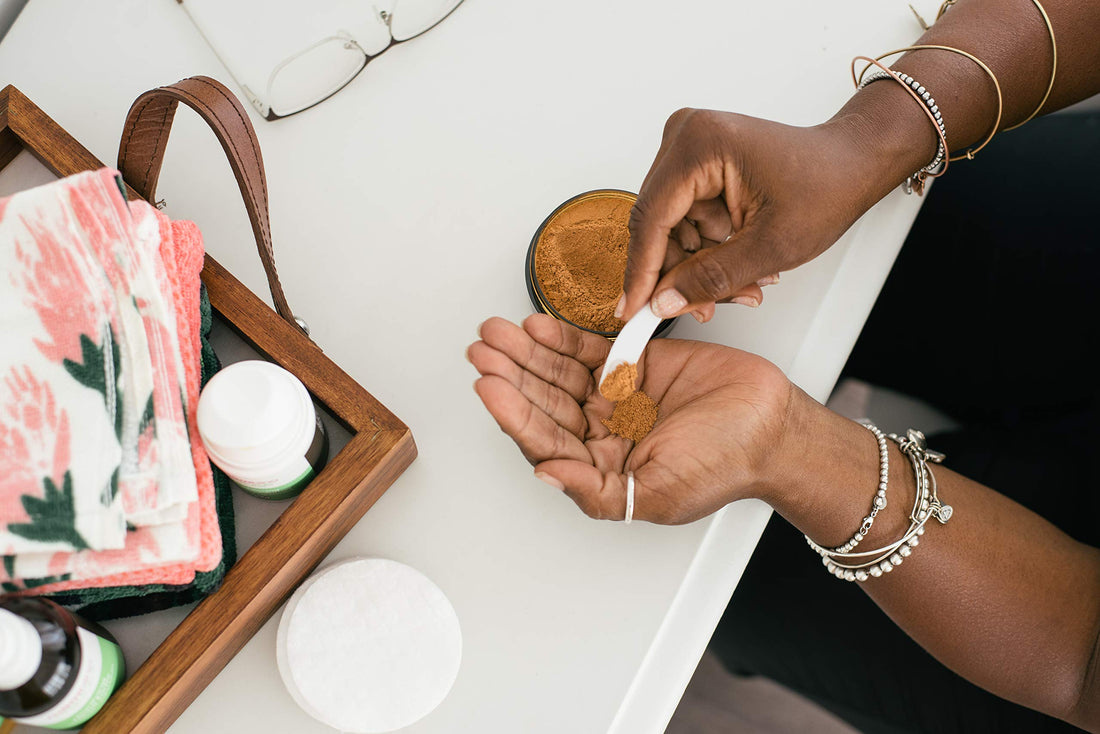 Second Trimester Set – All Natural Skincare Pregancy Gift Box – Anti-stretch mark Belly Oil, Moisturizing Body Oil, Face Polish, Face Moisturizer - Mambino Organics