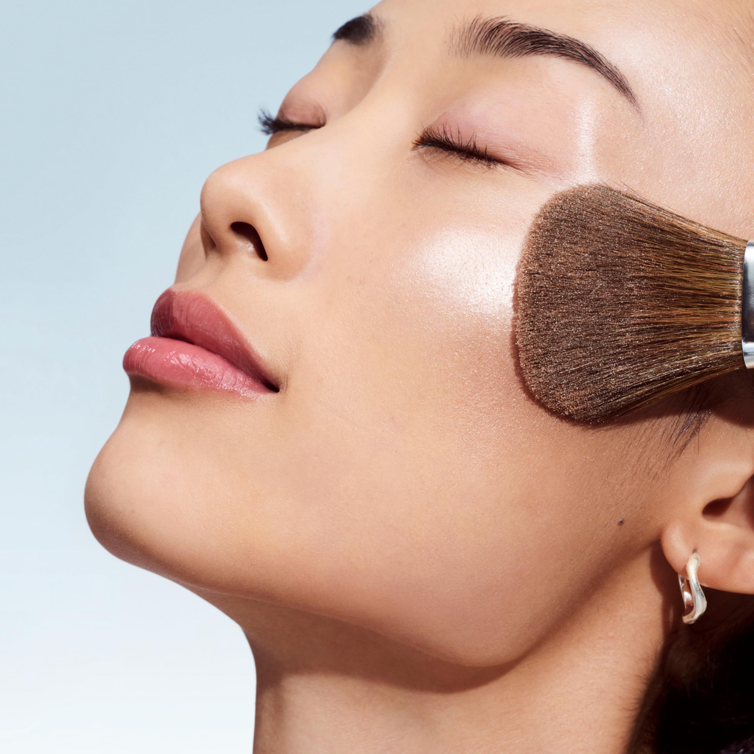 Clinique True Highlight Weightless Illuminator Highlighter | Luminous Glow + Natural Radiance, Moonlit Pearl