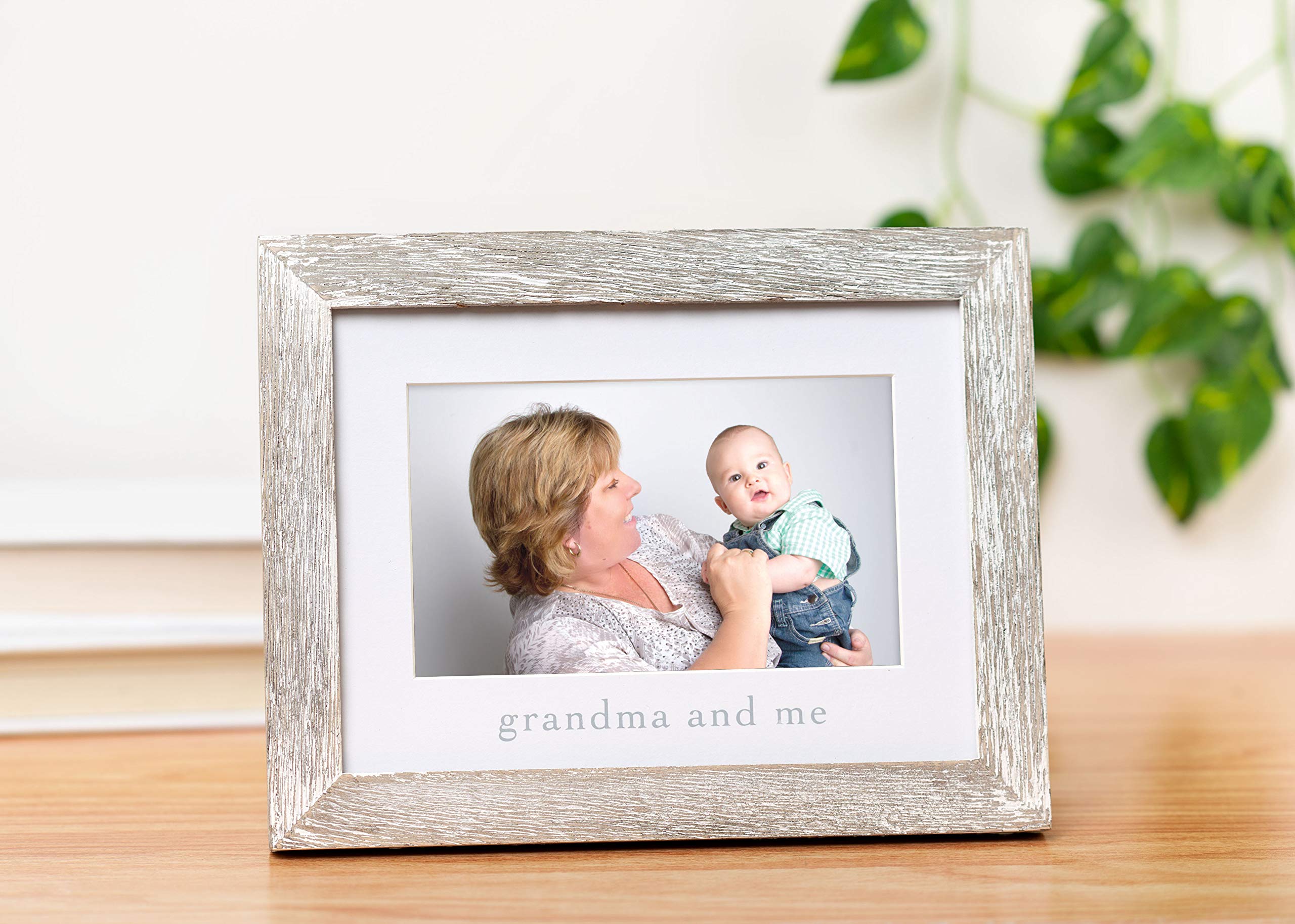 Pearhead Grandma & Me Keepsake Rustic Picture Frame, New Grandma Gifts from Baby, Nursery Wall And Tabletop Decor, 4x6 Photo Insert, Distressed Wood
