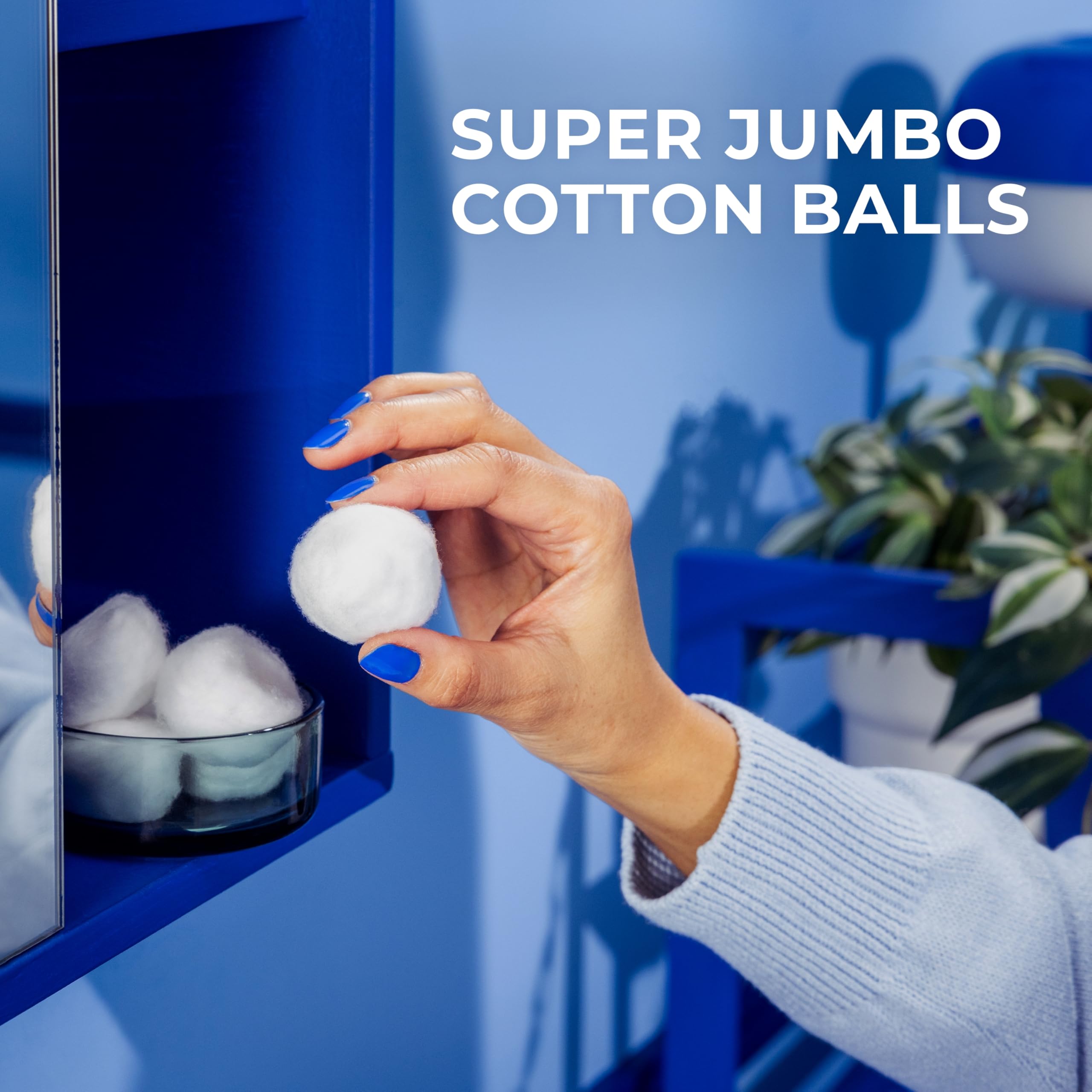 Q-tips Super Jumbo Cotton Balls for Beauty, First Aid and Baby Care, 100% Thick Cotton, 100 Count