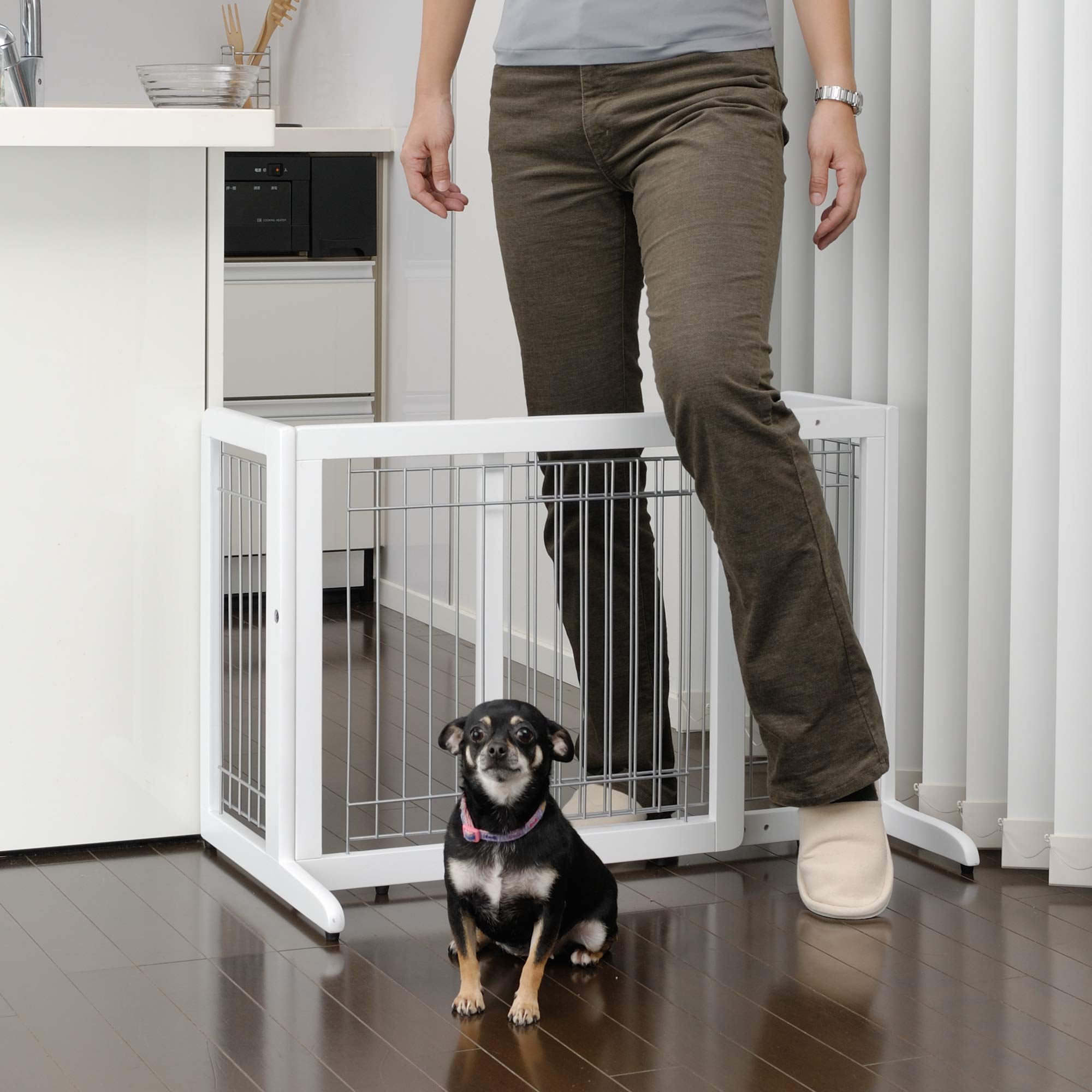 Richell Freestanding Pet Gate, Small, Origami White