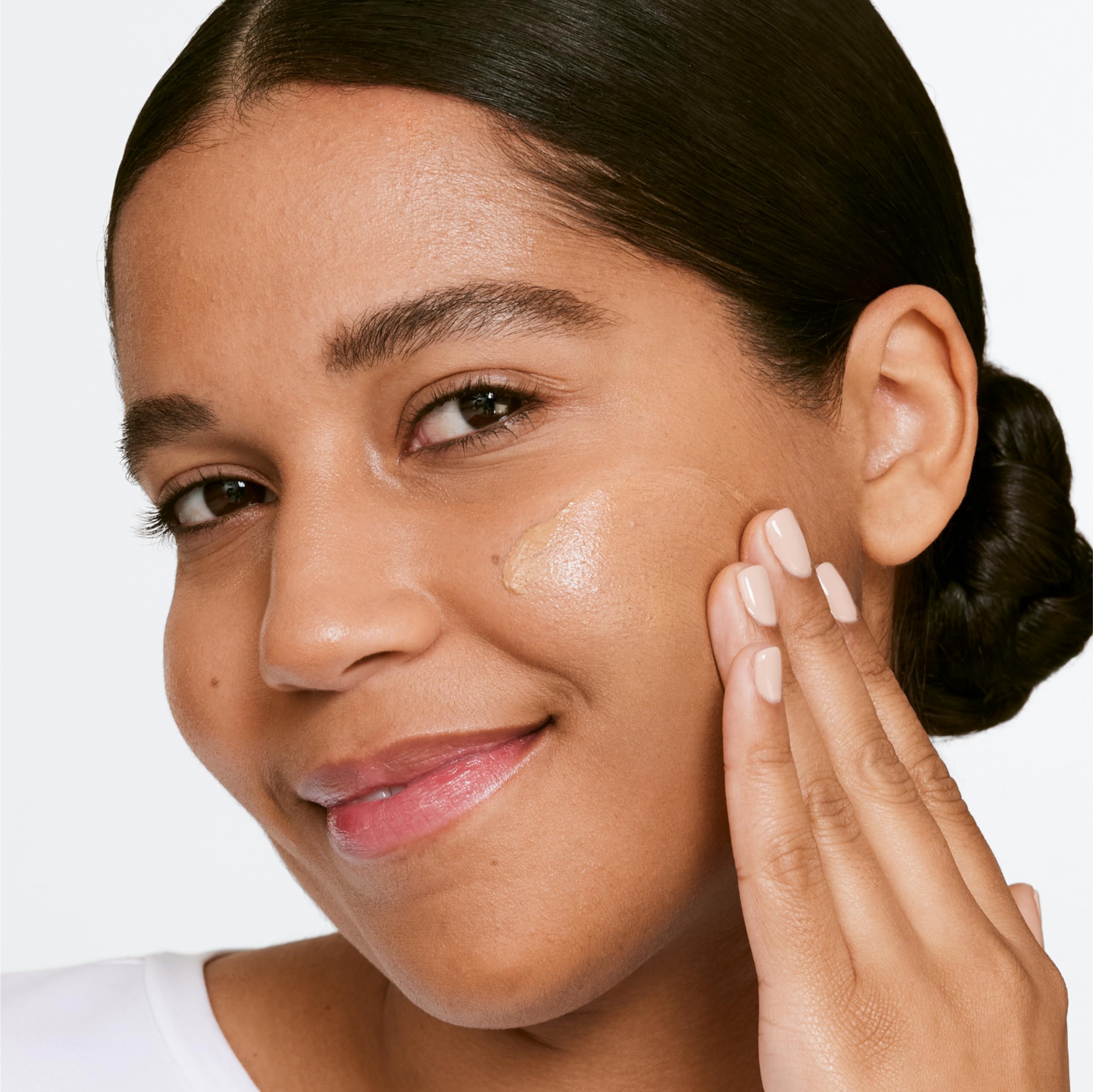 Clinique Moisture Surge Sheertint Hydrator Hydrating Tinted Moisturizer Broad Spectrum SPF 25 With Hyaluronic Acid + Aloe Water | Sheer Coverage, Natural Finish, Light Medium, 1.4 Fl Oz