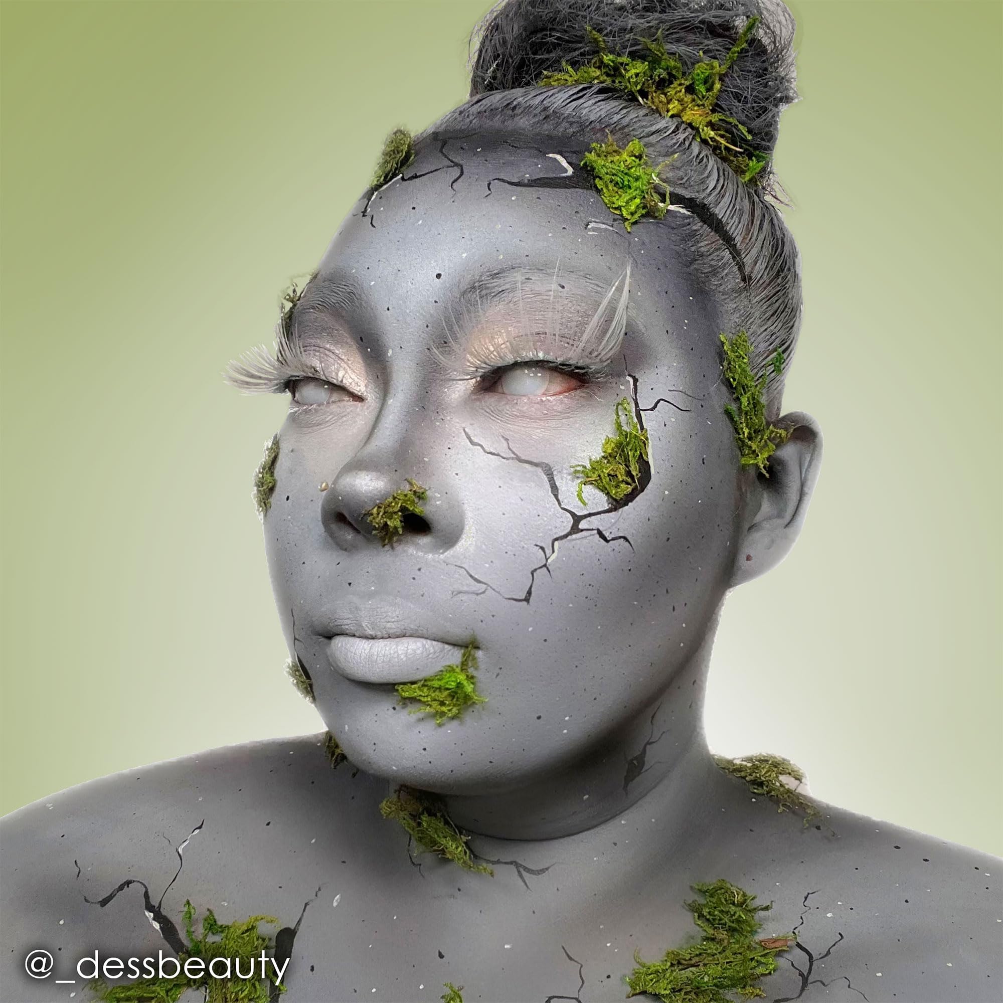 Mehron Makeup StarBlend Cake - LIGHT GREY - 2OZ