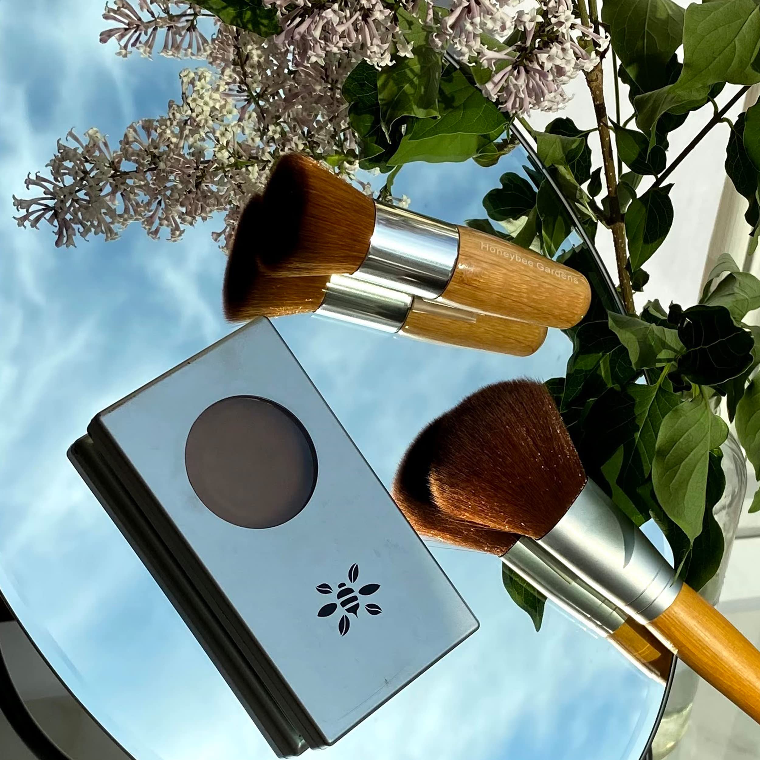 Honeybee Gardens Mini Kabuki Brush Bronzer