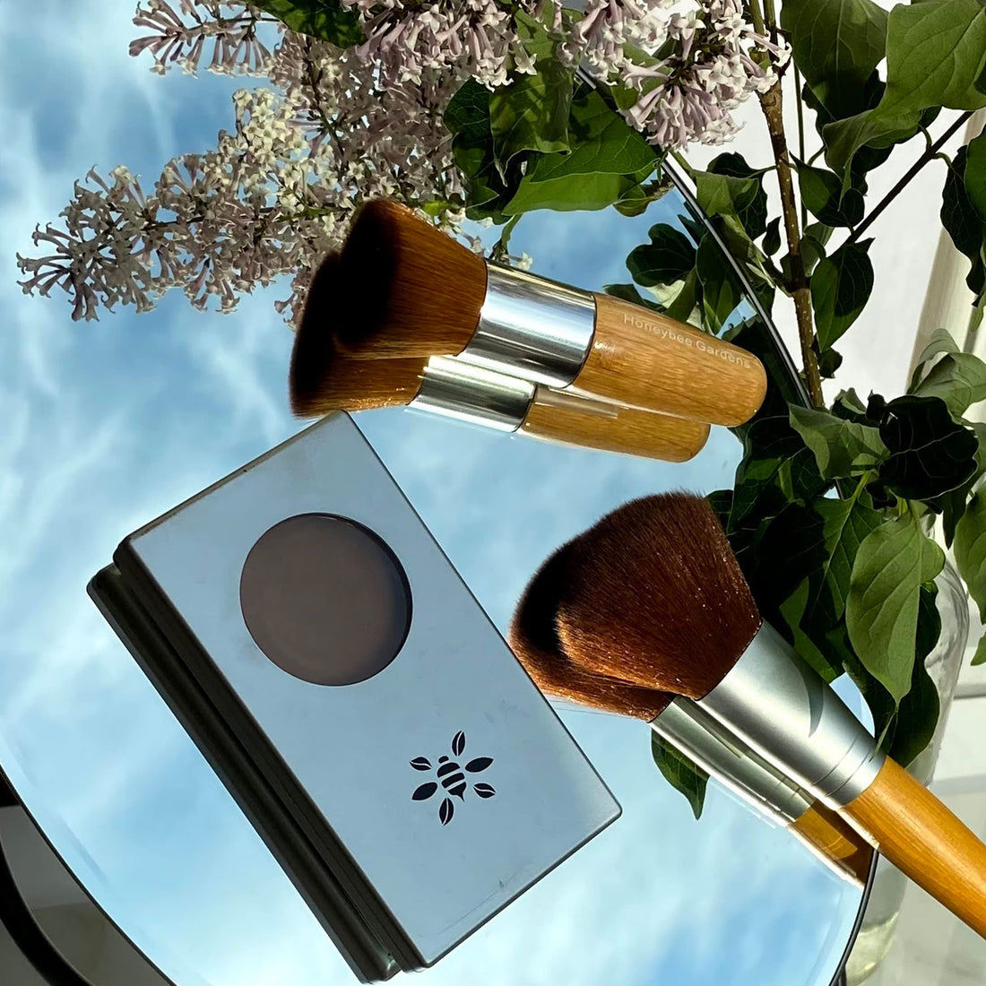 Honeybee Gardens Mini Kabuki Brush Bronzer