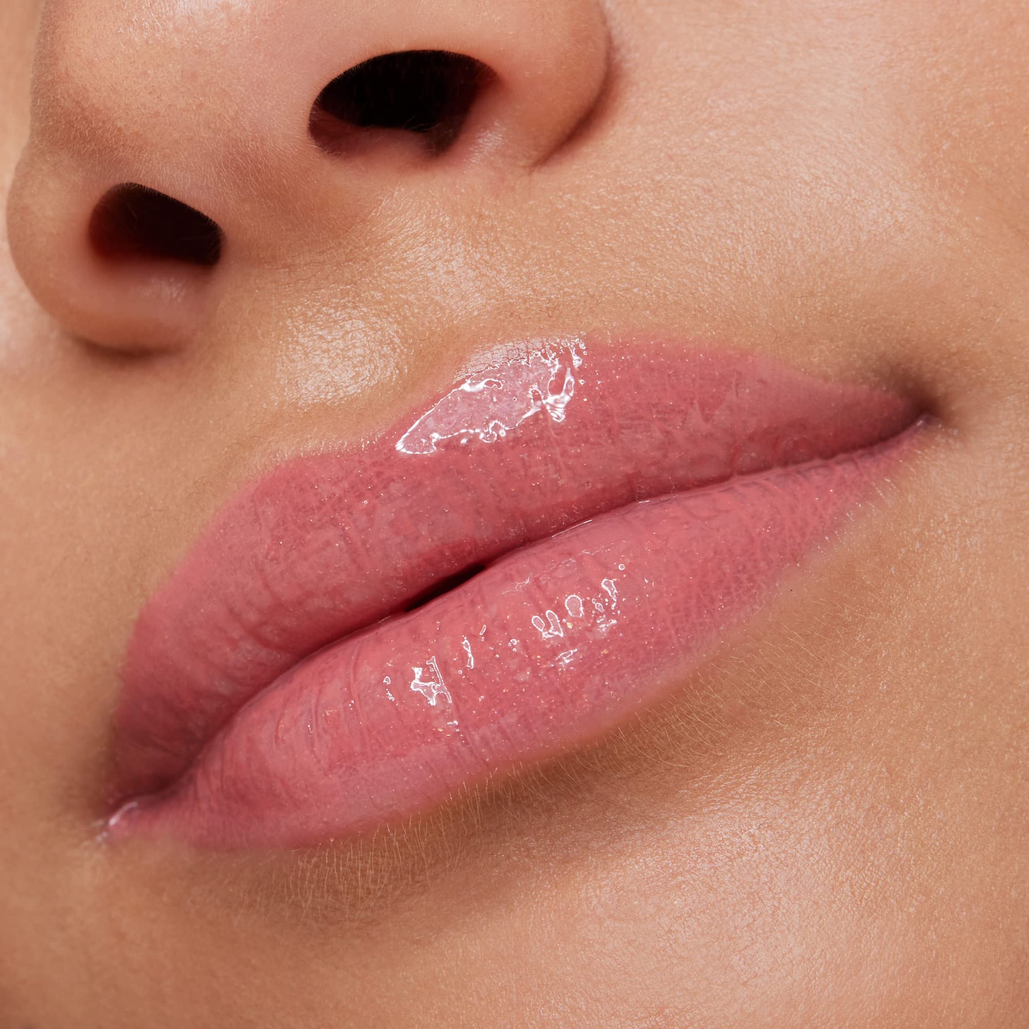 essence | What the Fake! Plumping Lip Filler | Volumizing Lip Gloss Made With Hyaluronic Acid and Vitamin E | Vegan & Cruelty Free, Gluten Free | Free From Fragrance & Parabens (02 | Oh My Nude!)