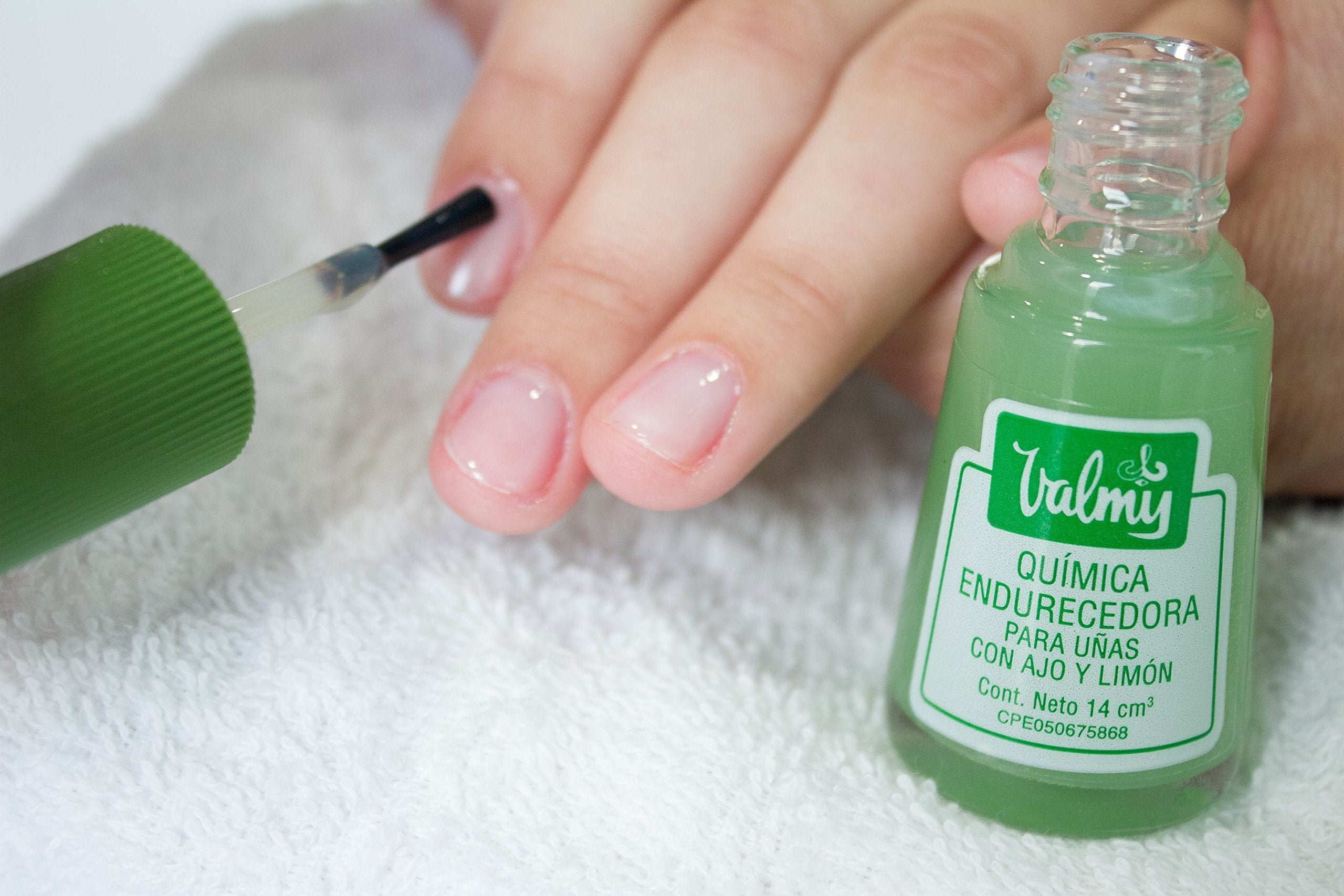 2 Pack: Valmy Lemon & Garlic Quimica Endurecedora - Nail Hardener And Whitening Polish Treatment - Pack Of 2