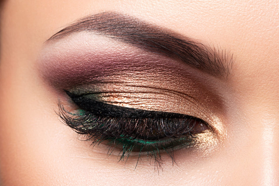 YANY Beauty - Minah Collection 15-Shades Eye Shadow Palette with Mirror