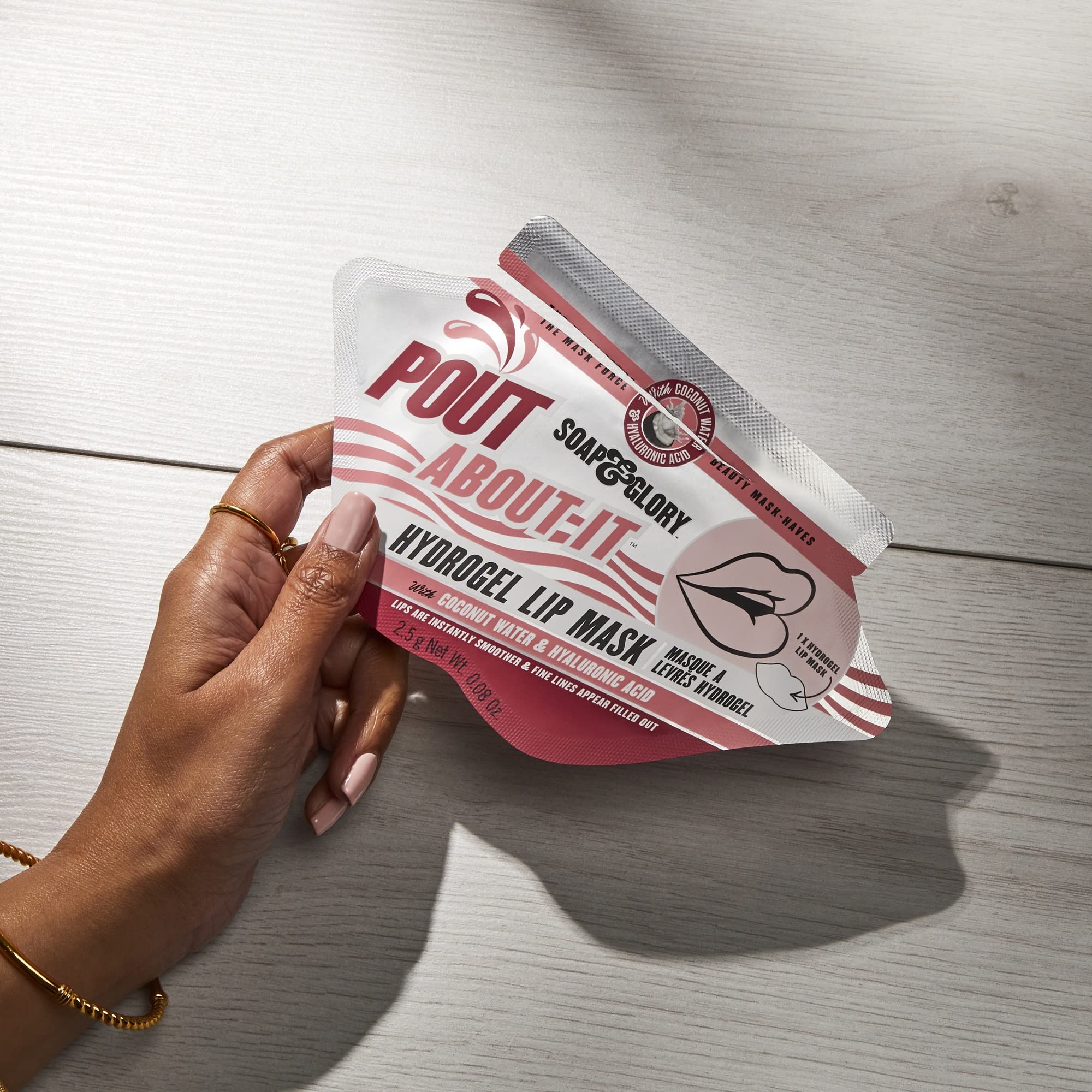 Soap & Glory Pout About It Hydrogel Lip Mask - Hydrating Lip Mask for Smoothed Out Fine Lines - Coconut Water & Hyaluronic Acid for Lips - Instant Results Lip Masks for Dry Lips (2.5g)