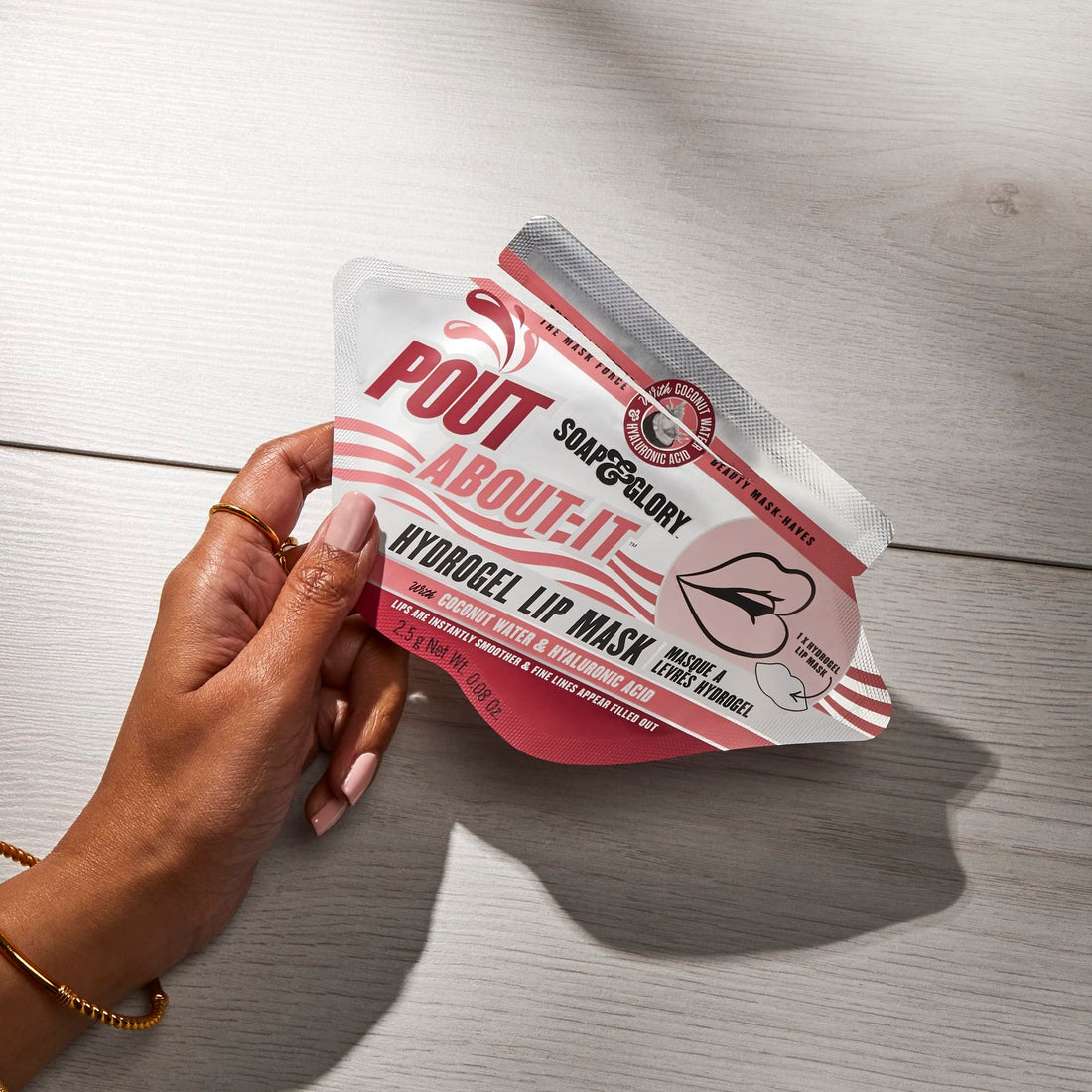 Soap & Glory Pout About It Hydrogel Lip Mask - Hydrating Lip Mask for Smoothed Out Fine Lines - Coconut Water & Hyaluronic Acid for Lips - Instant Results Lip Masks for Dry Lips (2.5g)