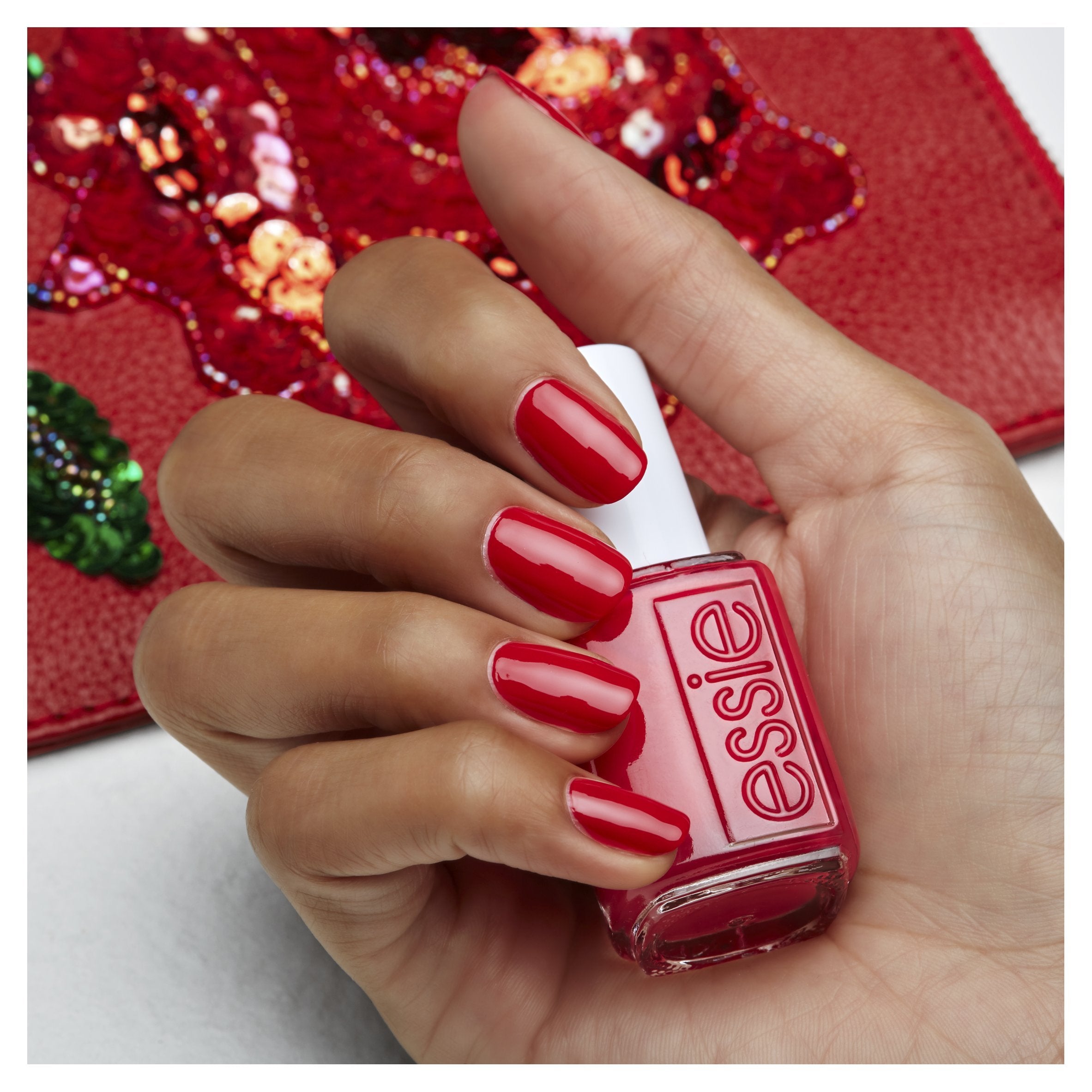 524 Be Cherry Red Nail Polish: essie Original Nail Polish, Winter Collection 2017, 13.5 ml, 524 Be Cherry