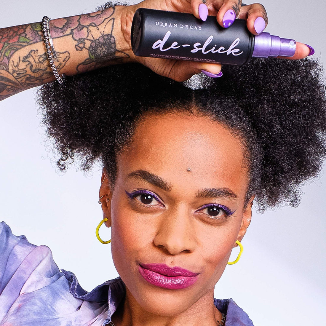 Urban Decay De-Slick Mattifying Makeup Setting Spray for Face (Full Size), Waterproof, Smudge-proof, Oil & Shine Control, for Oily Combination Skin, Oil-free, Vegan, Cruelty-free - 4 fl oz