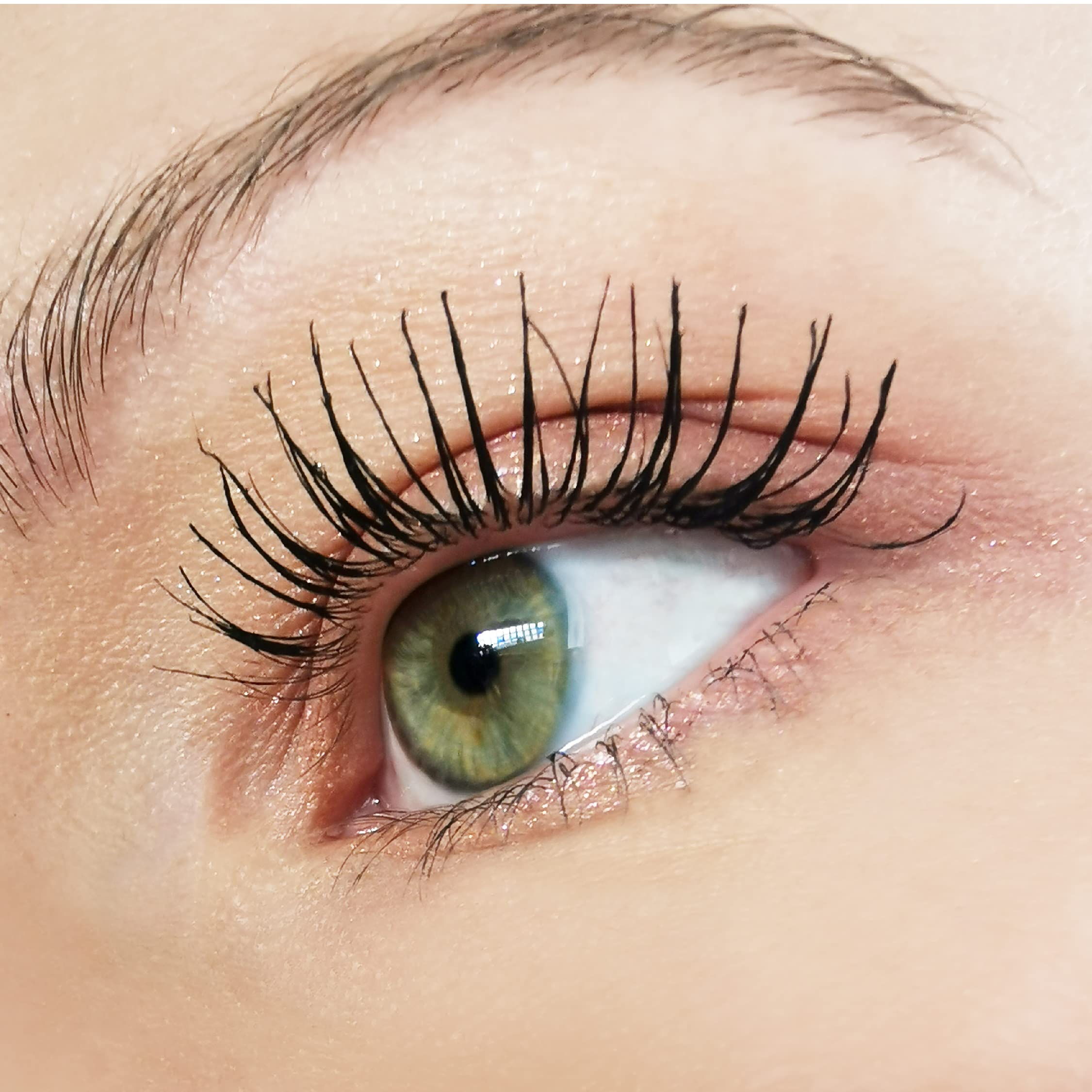 Kevyn Aucoin - The Volume Mascara - Rich Pitch Black Voluminous Mascara. 0.18 oz