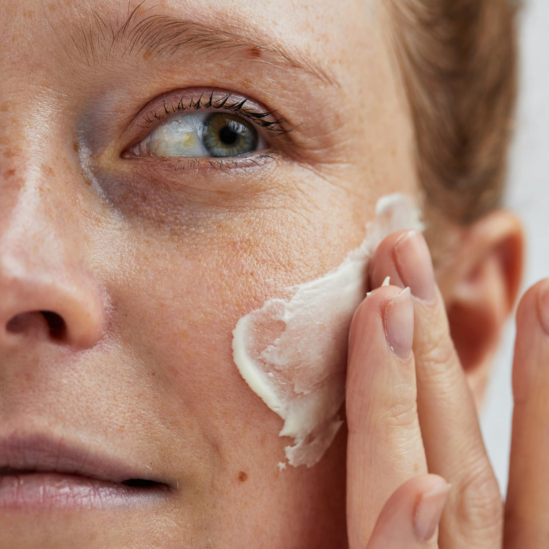 Pai Skincare Avocado & Jojoba Hydrating Day Cream for Dry Sensitive Skin - Rich in Vitamins A, D and E - Alcohol Free - 50ml