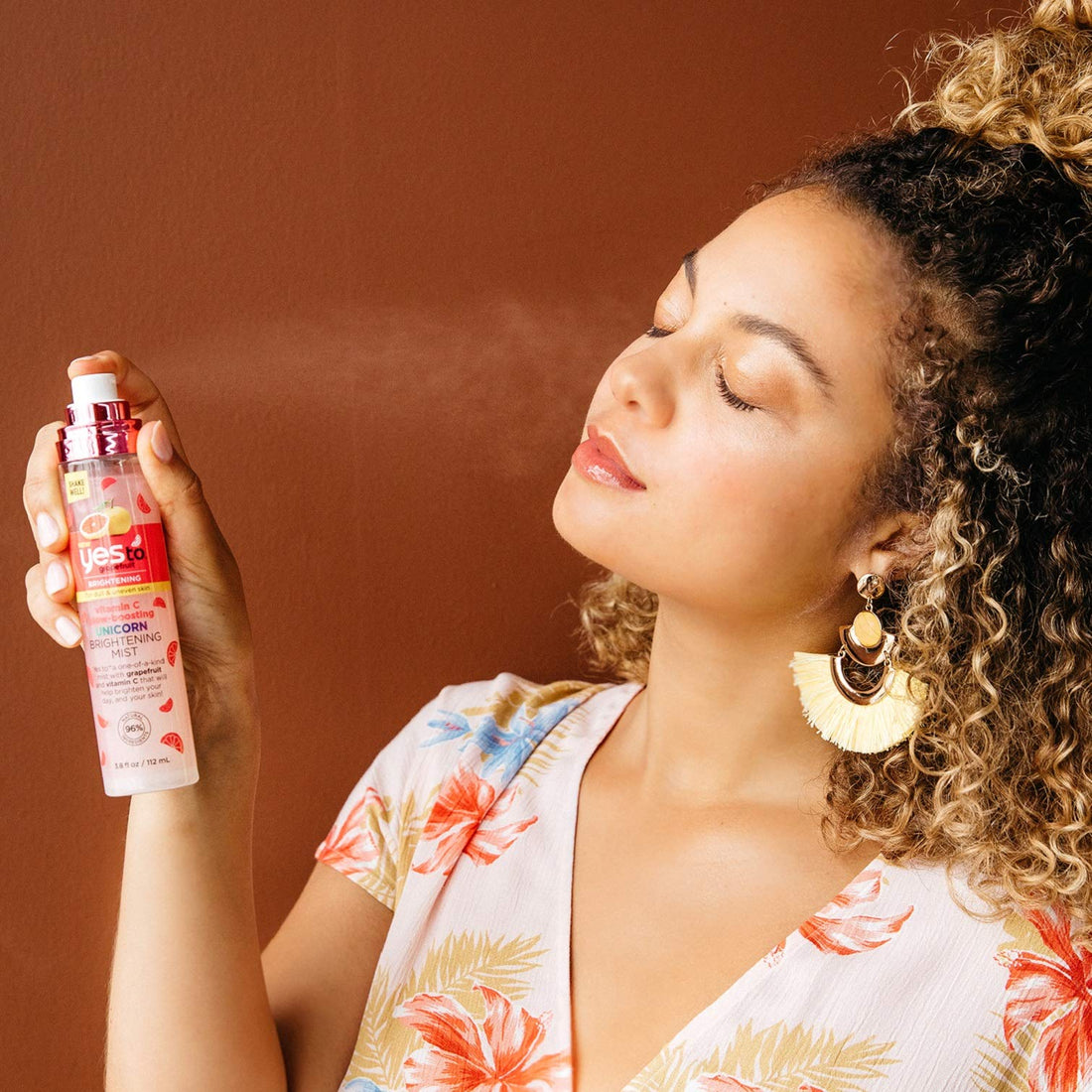 Yes To Grapefruit Vitamin C Glow-Boosting Unicorn Brightening Mist